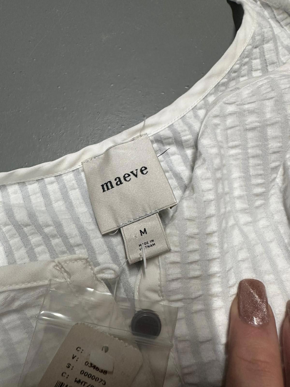 Marvel Comics Maeve Puffy Sleeve Button-Up Blouse - Size M Size M / US 6-8 / IT 42-44 - 3 Thumbnail