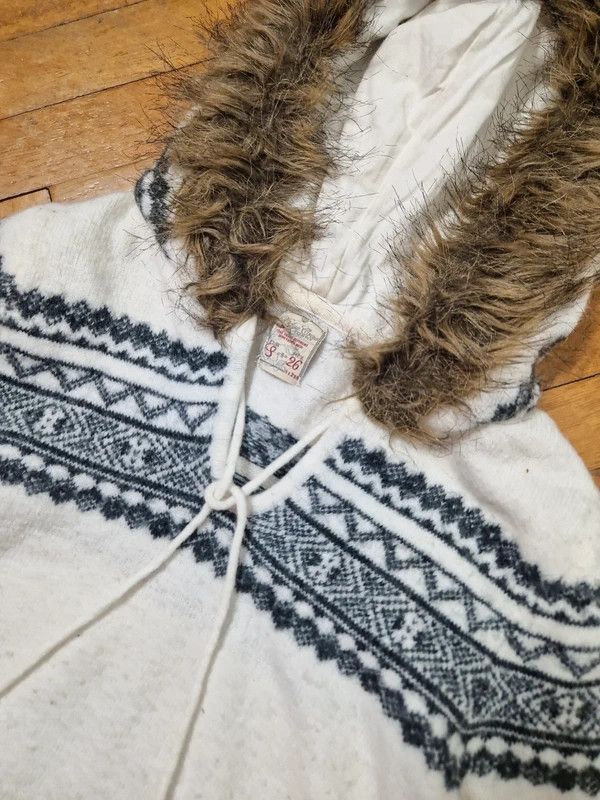 Vintage Vintage faux fur hood sweater y2k 2000s mcbling Size S / US 4 / IT 40 - 4 Thumbnail