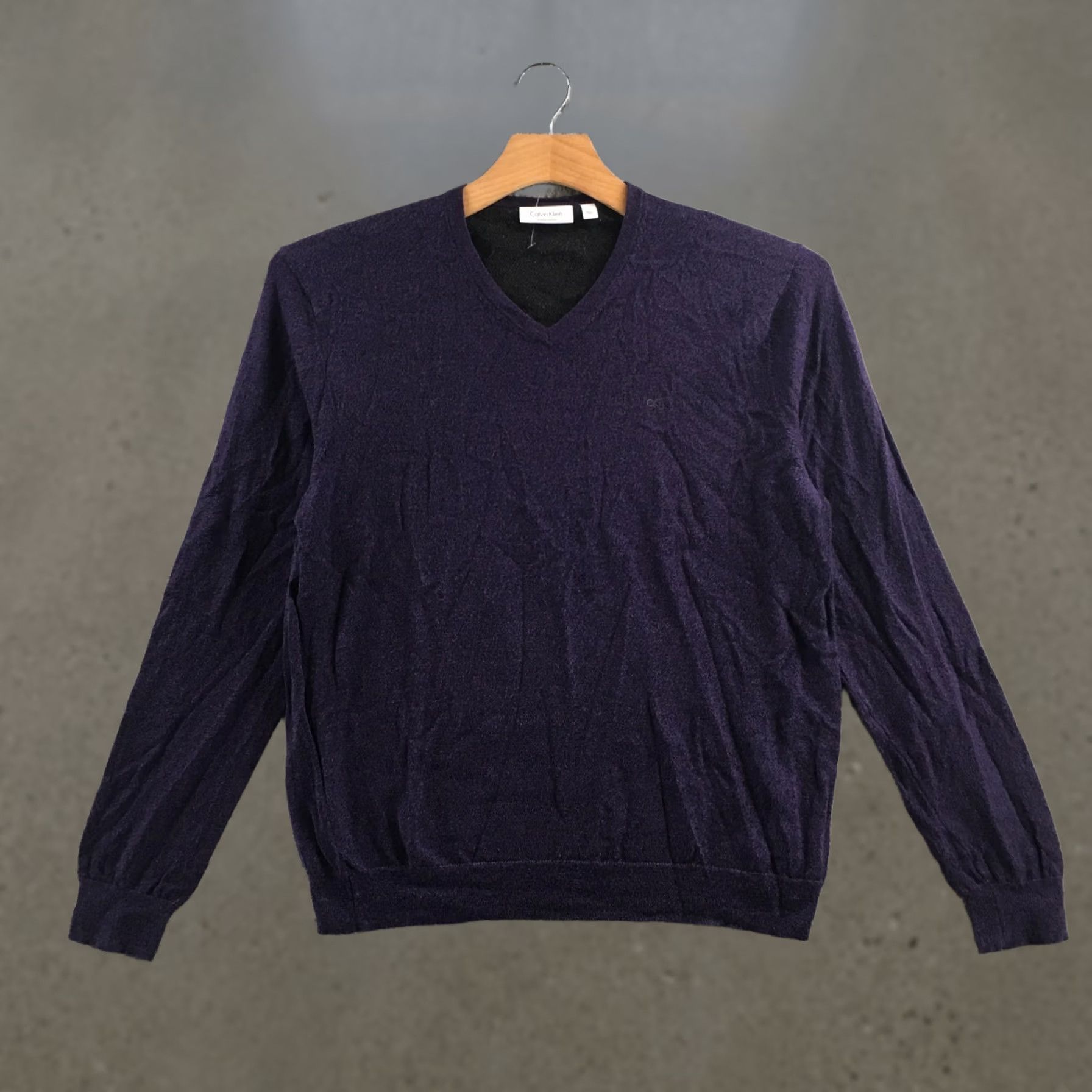 Calvin Klein Calvin Klein Sweater Womens 8 Purple Merino Wool Long Sleeve V-Neck Pullover Knit Casual Fall Winter Size M / US 6-8 / IT 42-44 - 1 Thumbnail