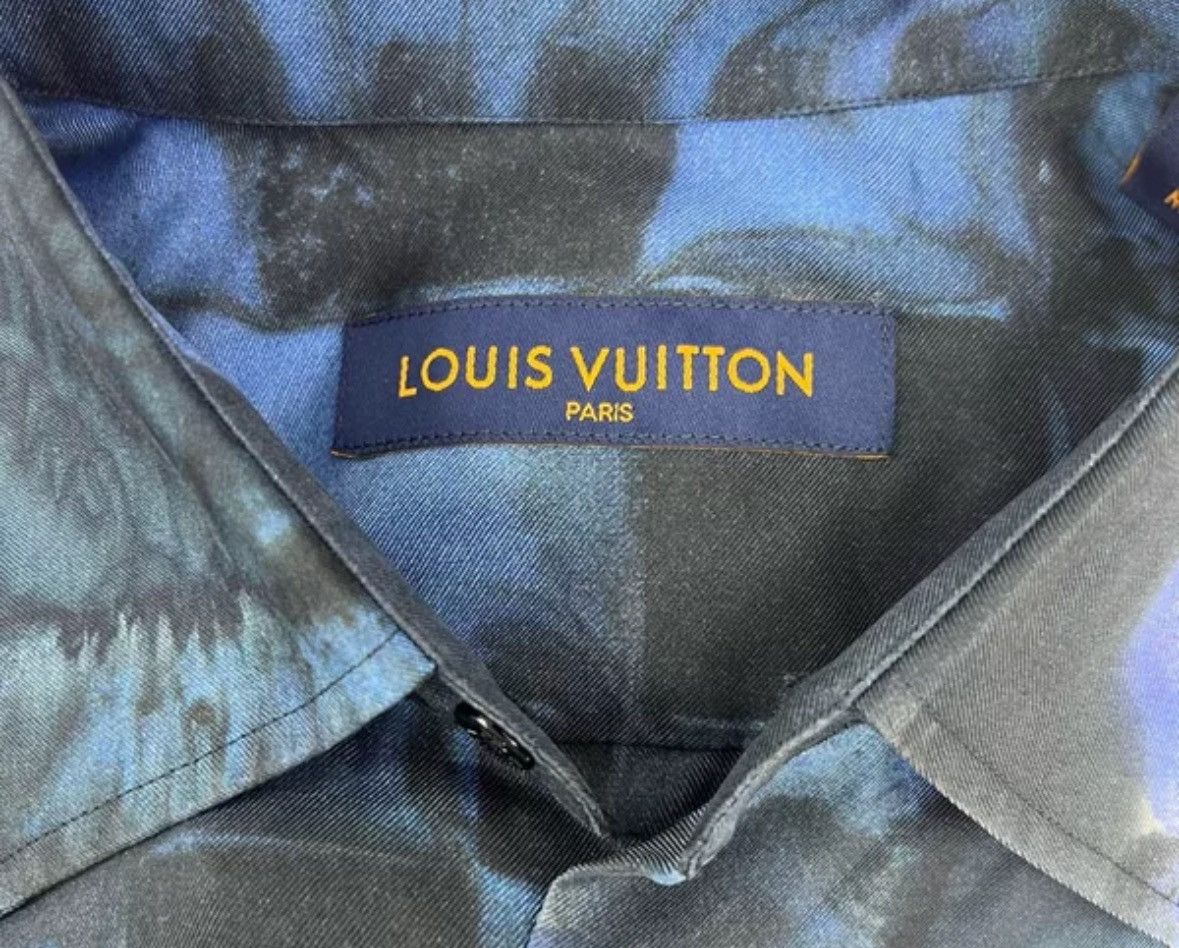 Louis Vuitton Louis Vuitton Deep blue fashionable printed silk shirt Size US S / EU 44-46 / 1 - 7 Thumbnail