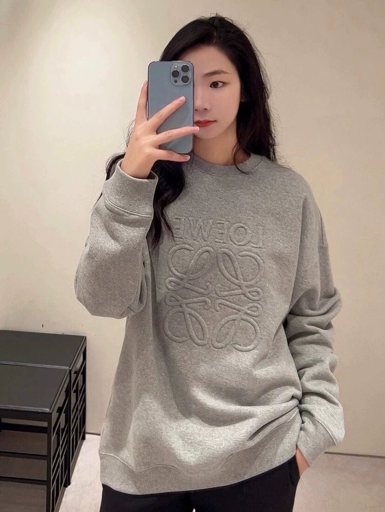 Loewe Loewe Gray logo embossed cotton round neck long sleeve hoo Size S / US 4 / IT 40 - 9 Thumbnail
