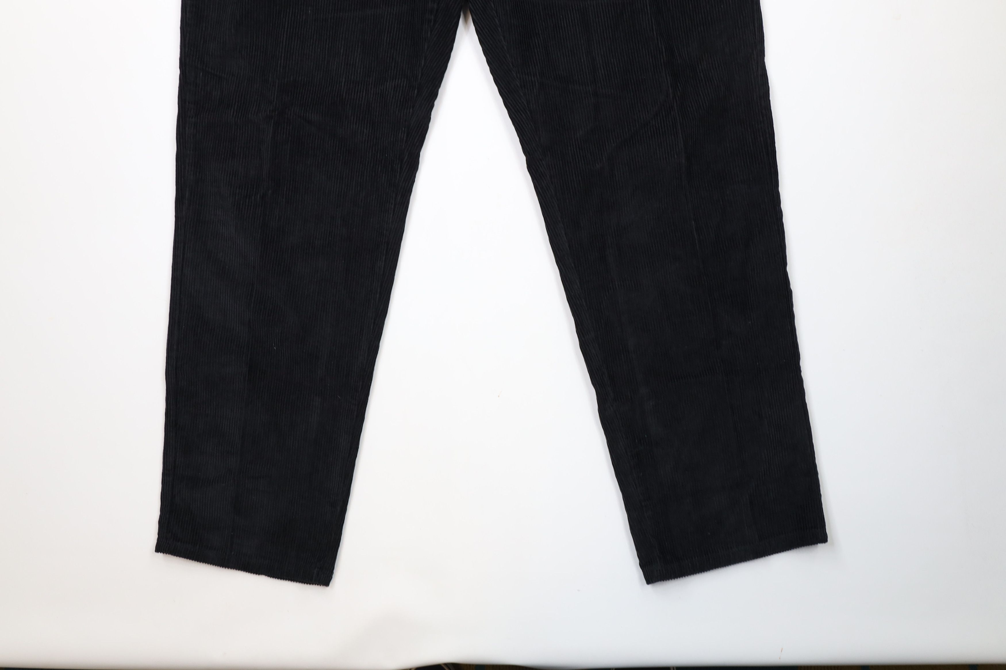 Vintage × Woolrich Woolen Mills Vintage 90s Woolrich Tapered Leg Corduroy Pants Black Size 36" / US 14 / IT 50 - 4 Thumbnail