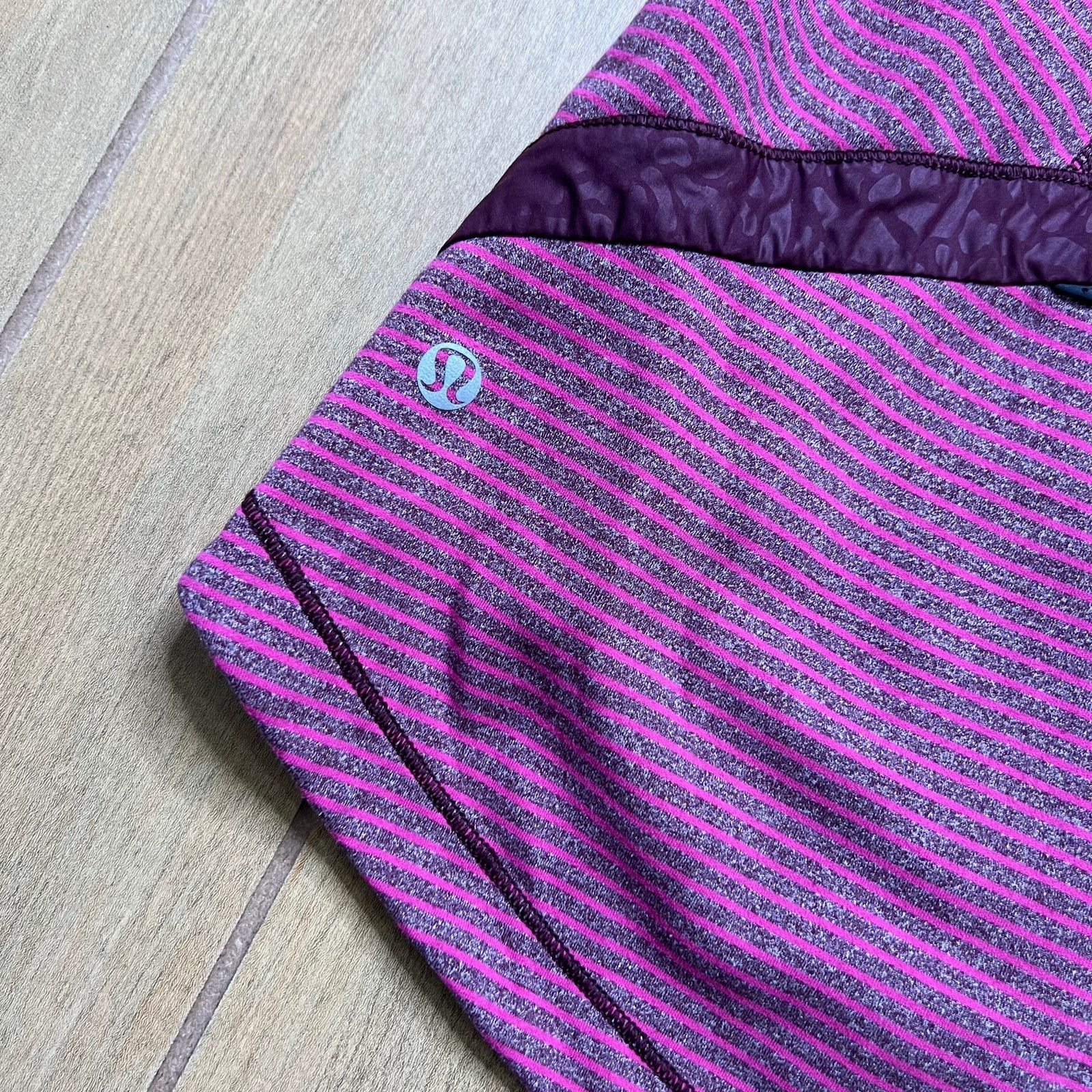 Lululemon Lululemon Rebel Runner Vest Petal Camo Embossed Bordeaux 8 Size M / US 6-8 / IT 42-44 - 4 Thumbnail