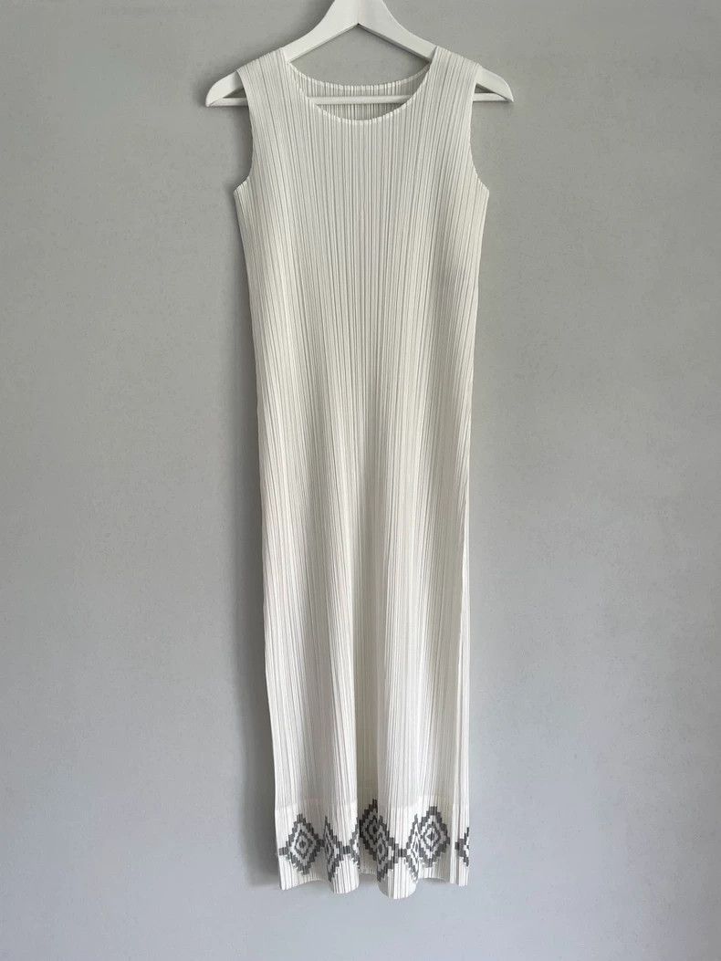 Issey Miyake Issey Miyake embroidered dress Size L / US 10 / IT 46 - 2 Thumbnail