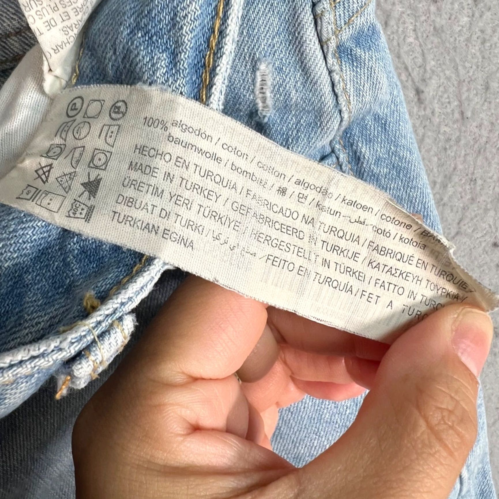 Vintage Pull & Bear Womens Shorts Size 6 Distressed Denim Blue Size 28" / US 6 / IT 42 - 4 Thumbnail