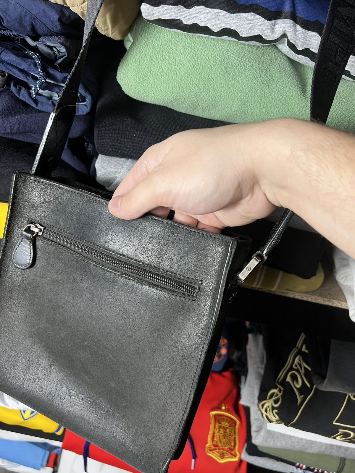 Emporio Armani 🔥 Emporio Armani Leather Crossbody Bag — Black (Vintage) Size ONE SIZE - 6 Thumbnail