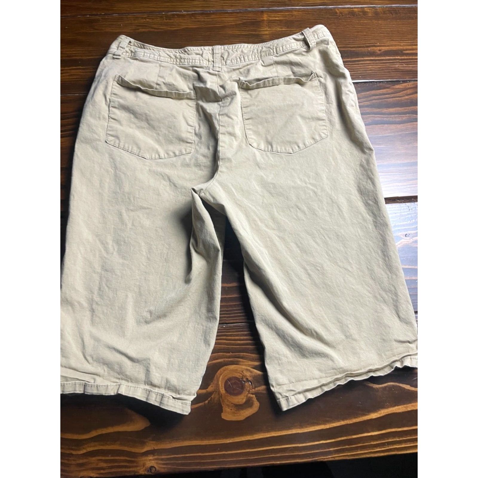 Vintage VINTAGE? (No) St Johns Bay Capri Shorts Women's 14P Tan Stretch Petite Pockets Mid Rise Denim Capri Jeans Womens 14P Tan Stretch Pockets Mid Rise Size 36" / US 14 / IT 50 - 2 Thumbnail