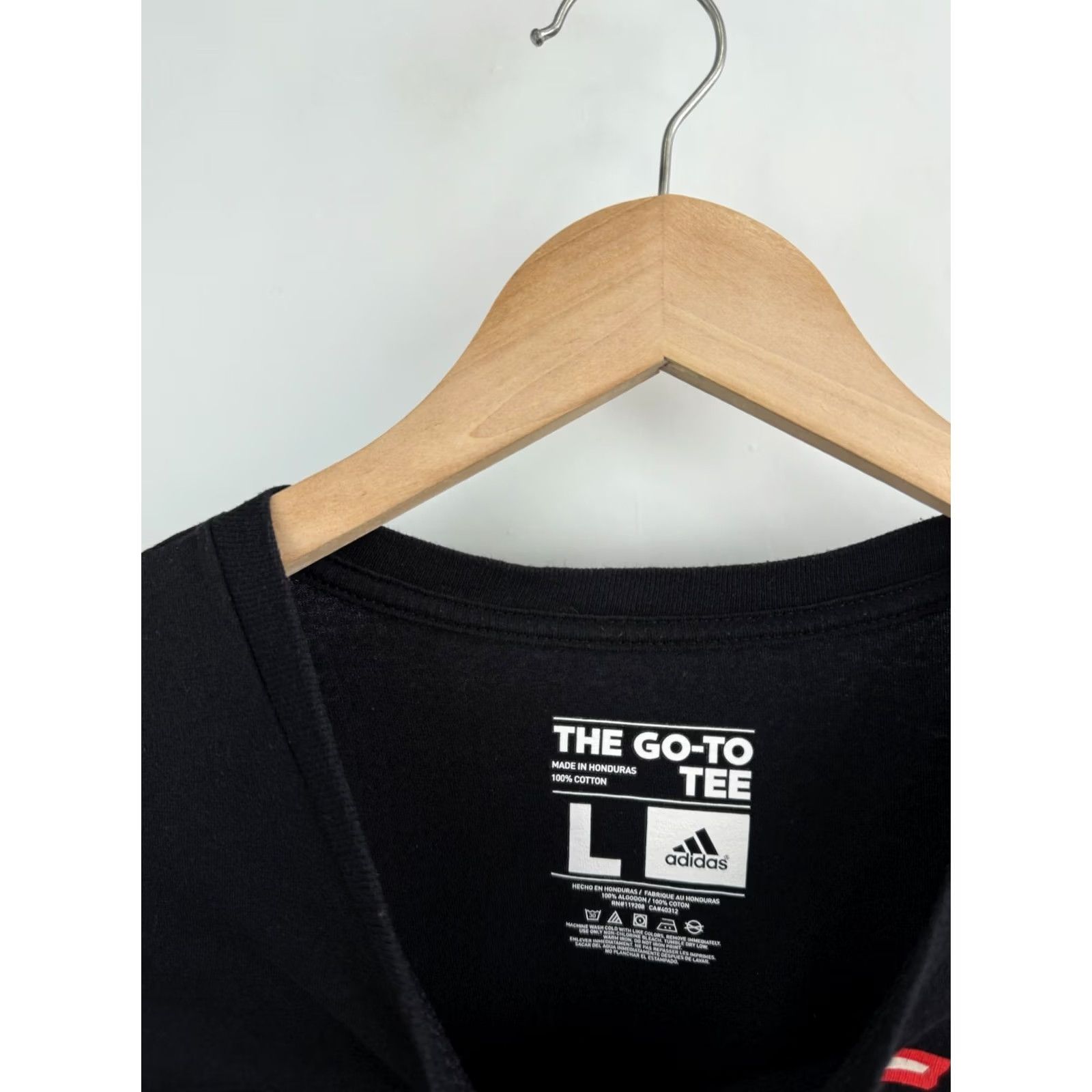 Adidas 💀🇺🇸 Y2K Adidas Chicago Bulls Skull Shirt Rare Retro size L color Black - Affordable Size US L / EU 52-54 / 3 - 5 Thumbnail