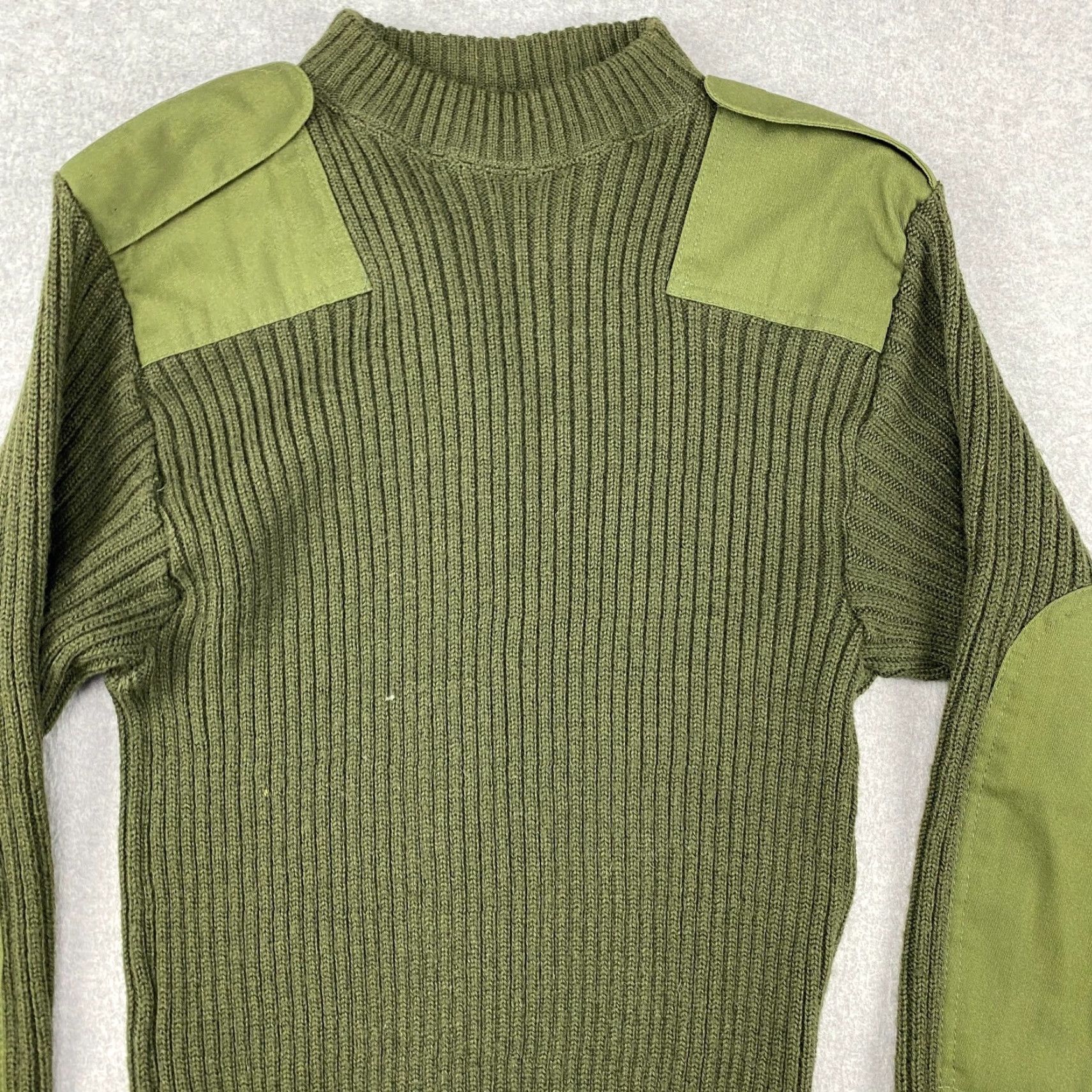 Vintage DSCP Wool Sweater Mens 36 Green US Military Valor Collection Logo Pullover Crew Neck All Seasons Knit Wool Regular Size US M / EU 48-50 / 2 - 2 Thumbnail