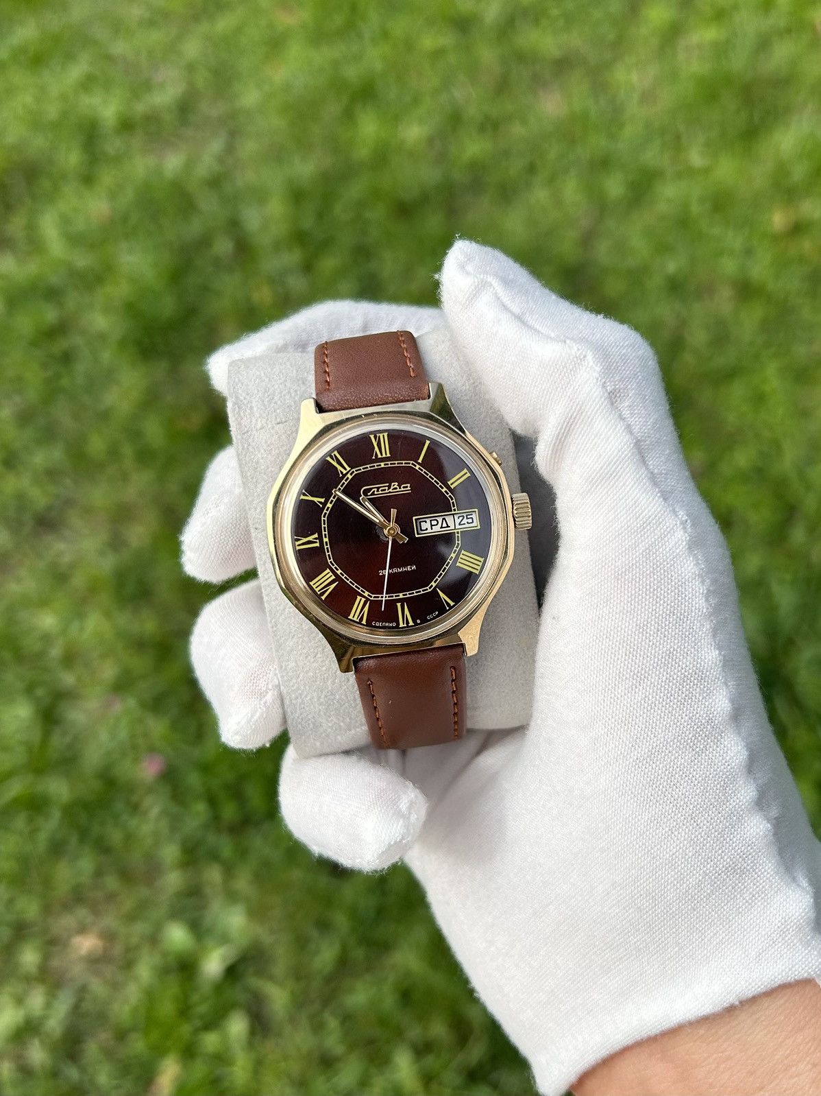 Vintage Vintage Watch Slava Mechanical Made in USSR Authentic 1980s Size ONE SIZE - 3 Thumbnail