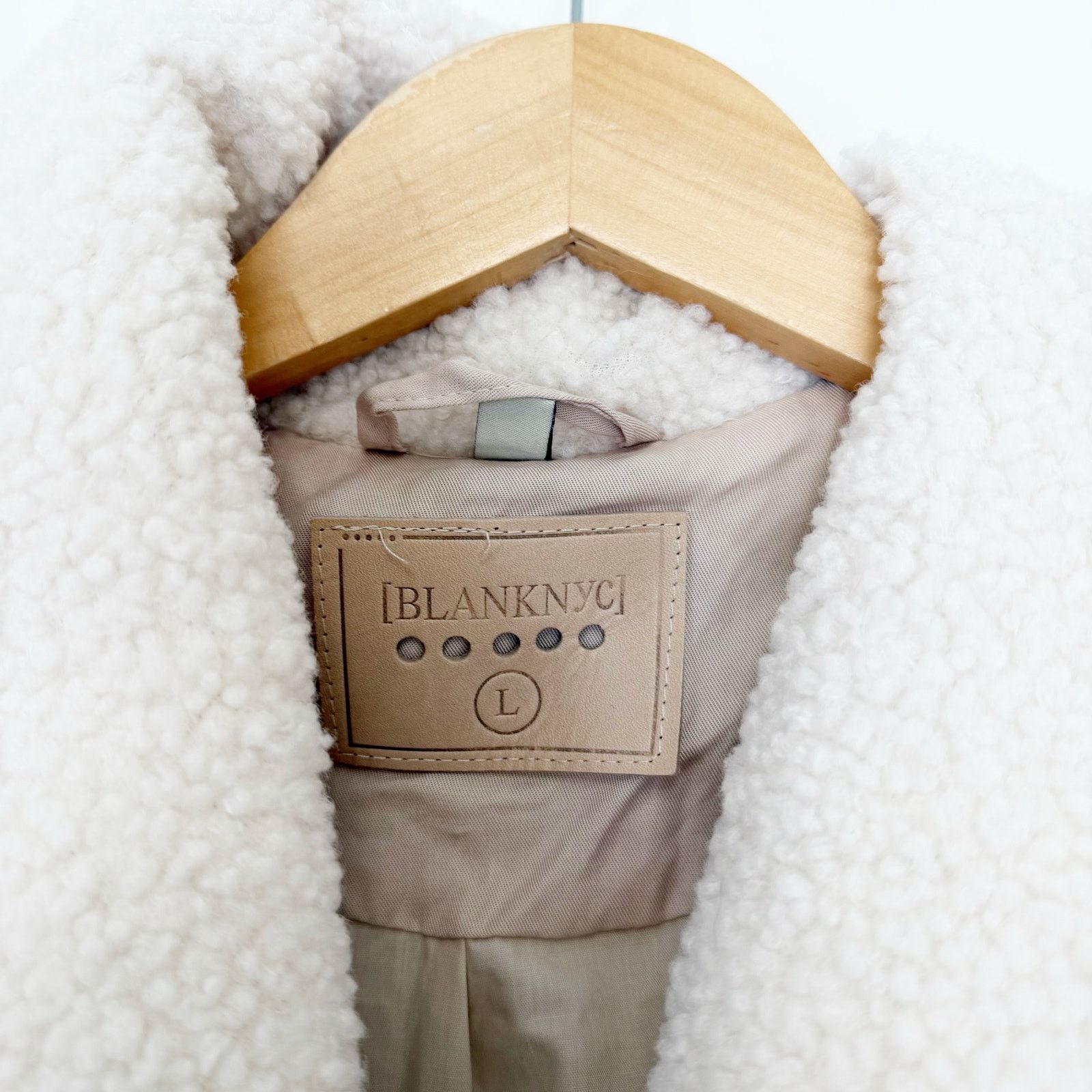 BLANKNYC Blank NYC Cream Warm Hearts Quilted Sherpa Jacket Sz L Size L / US 10 / IT 46 - 2 Thumbnail