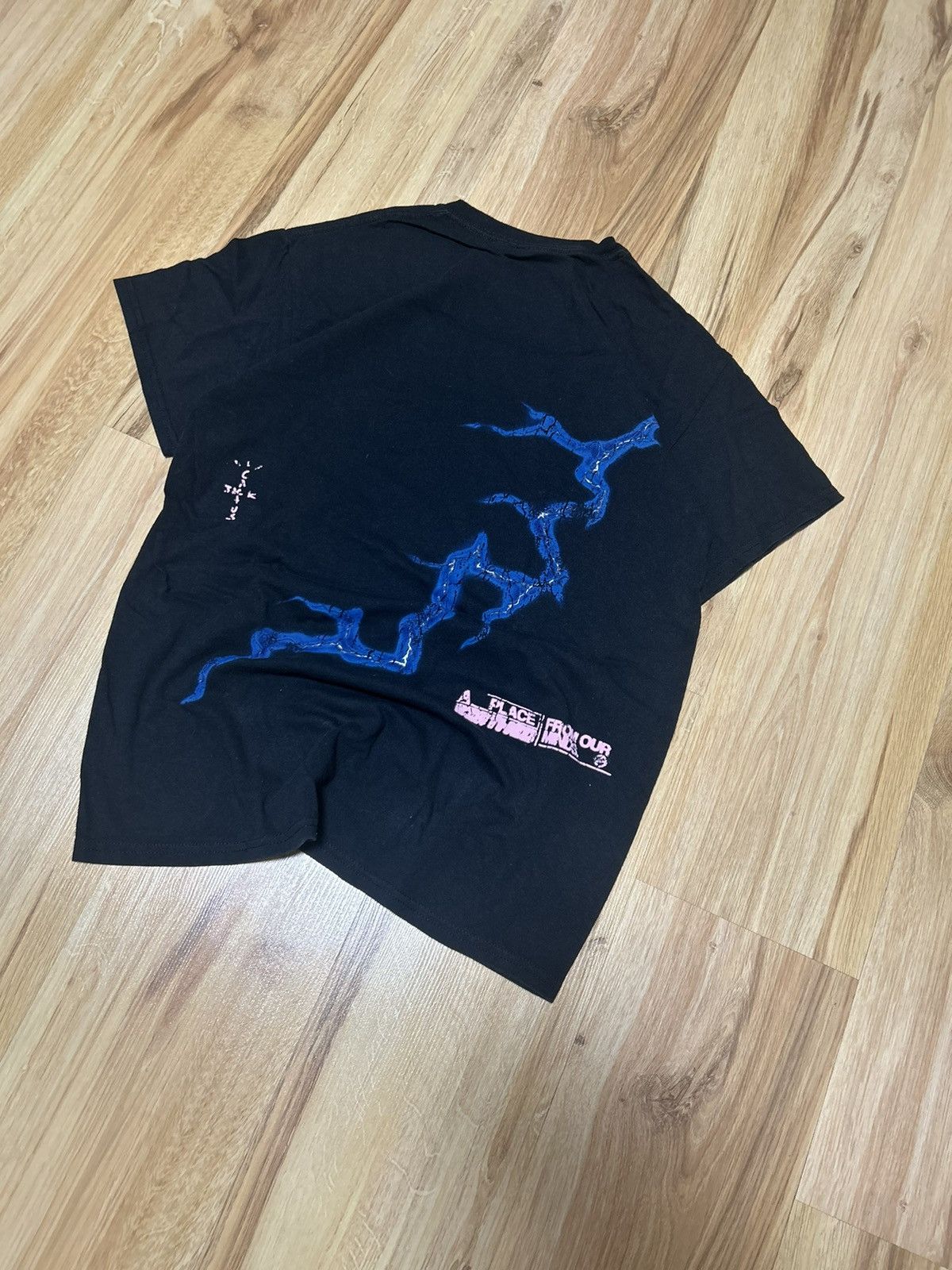 Travis Scott Travis Scott “Fragment Danger” cactus jack t shirt Size US S / EU 44-46 / 1 - 2 Thumbnail