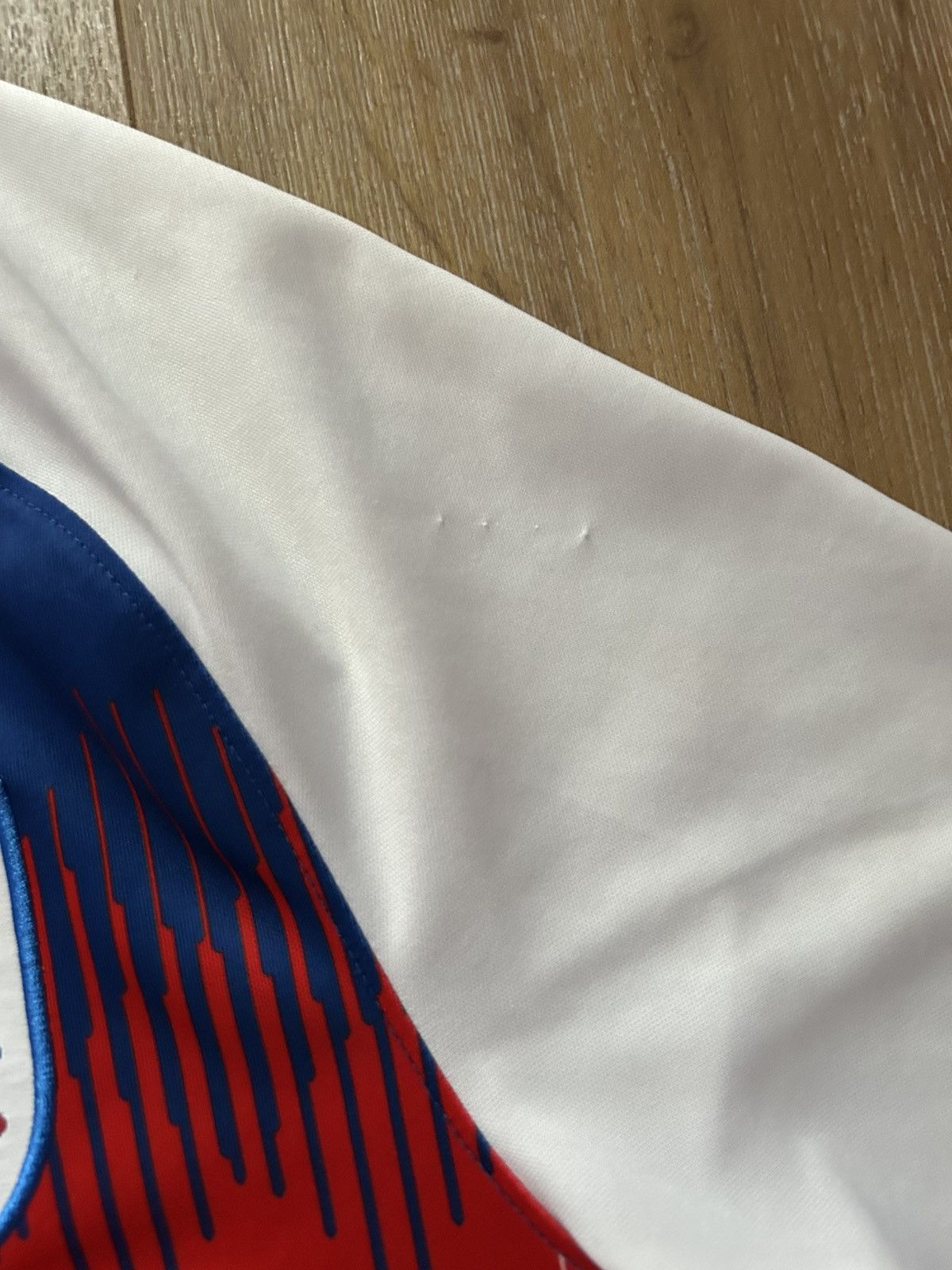 Nike ENGLAND NIKE 2018 WORLD CUP PRE MATCH FOOTBALL JERSEY Size US M / EU 48-50 / 2 - 4 Thumbnail