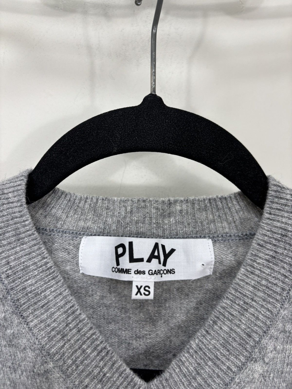 Comme des Garcons Comme Des Garcons Play Women’s Heart Gray Wool Sweater Size XS / US 0-2 / IT 36-38 - 6 Thumbnail