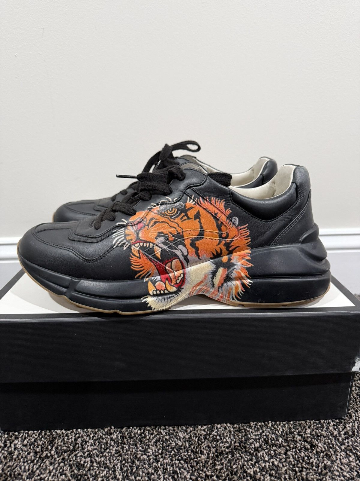 Gucci Gucci Rhyton 2020 Tiger Black Leather Low Top Sneakers Size US 10 / EU 43 - 2 Thumbnail