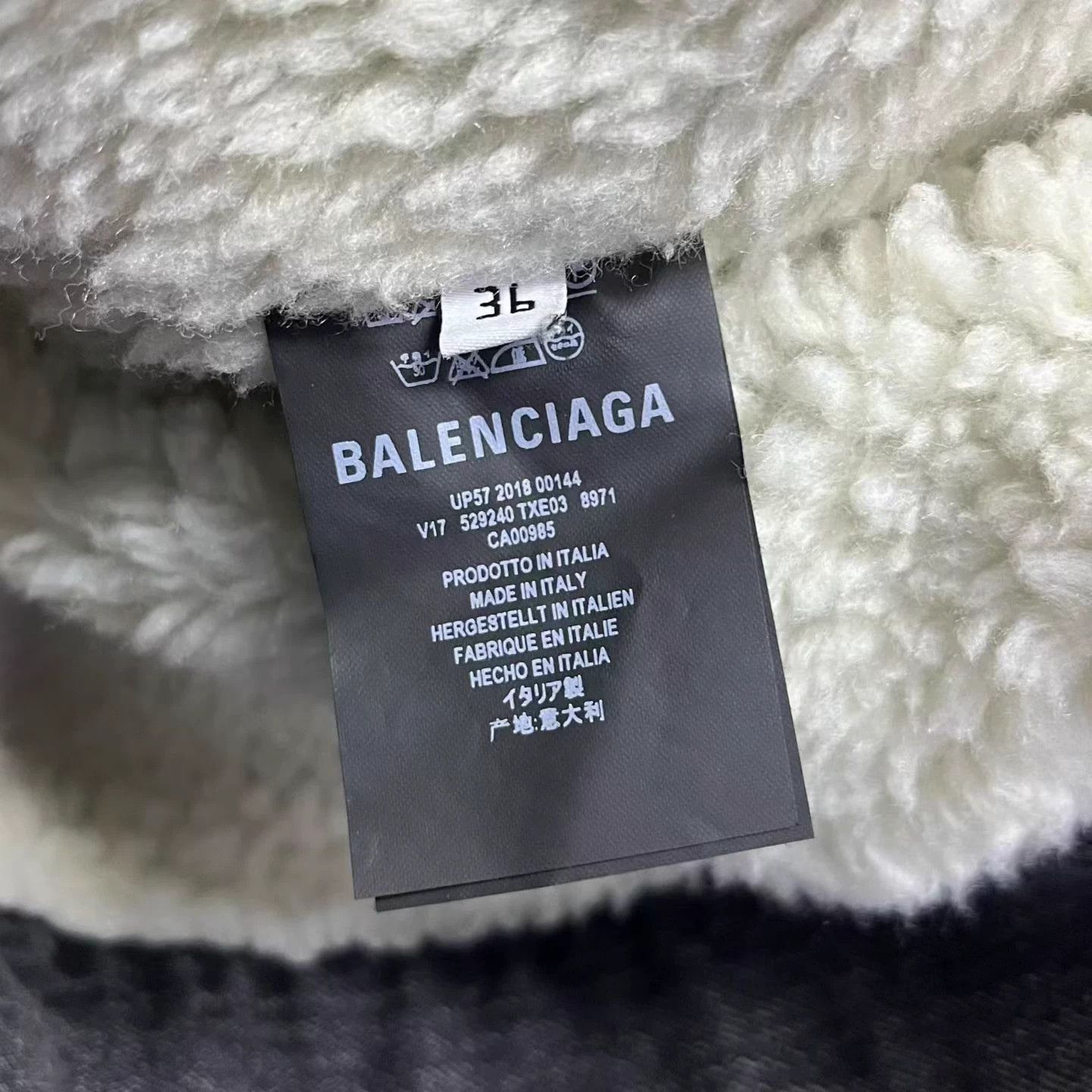 Balenciaga Balenciaga Black Shearling Lapel Denim Jacket 36 Size US XL / EU 56 / 4 - 4 Thumbnail