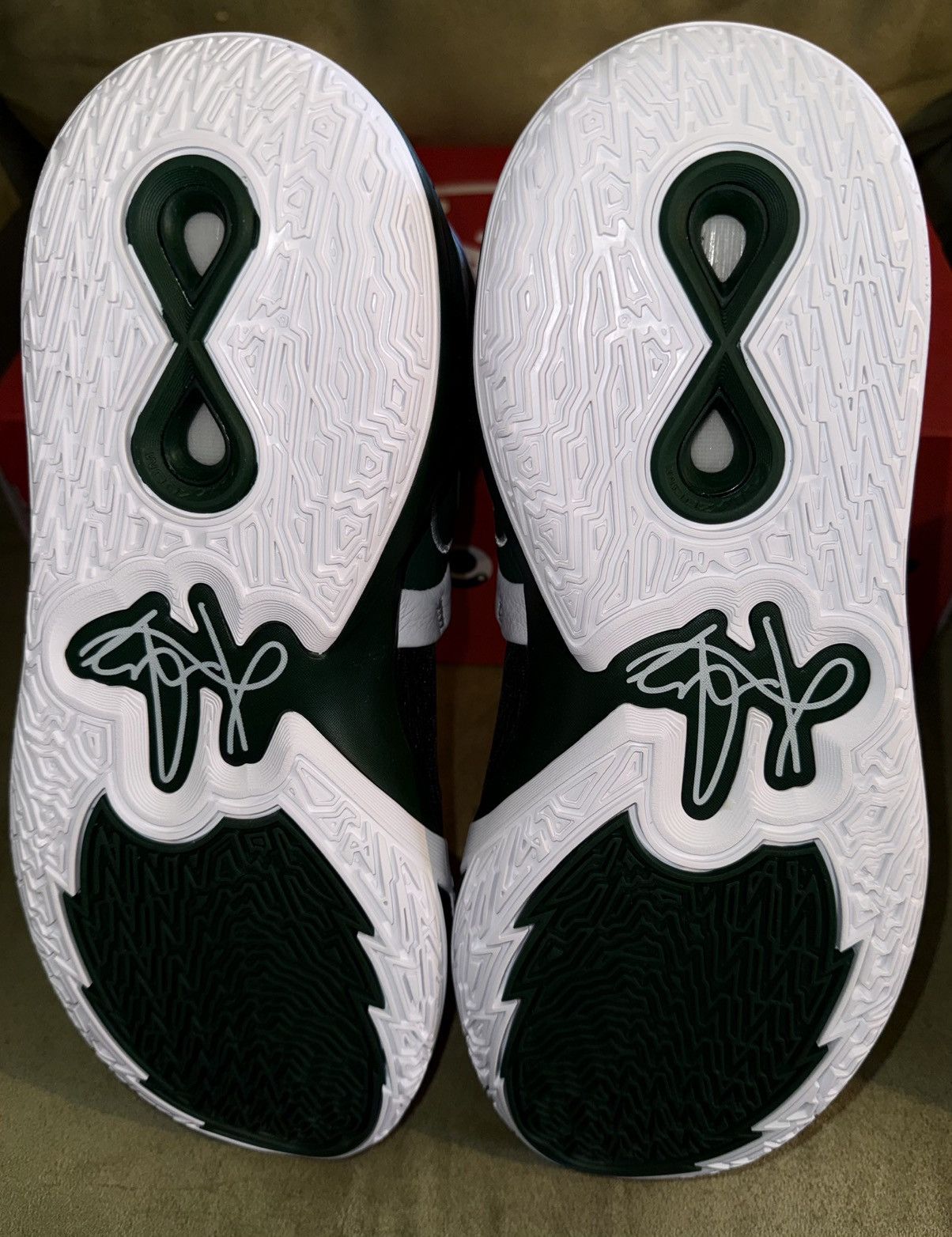 Nike Nike Kyrie Infinity 8 “Promo” (players only) Gorge Green NEW Size US 15 / EU 48 - 17 Thumbnail