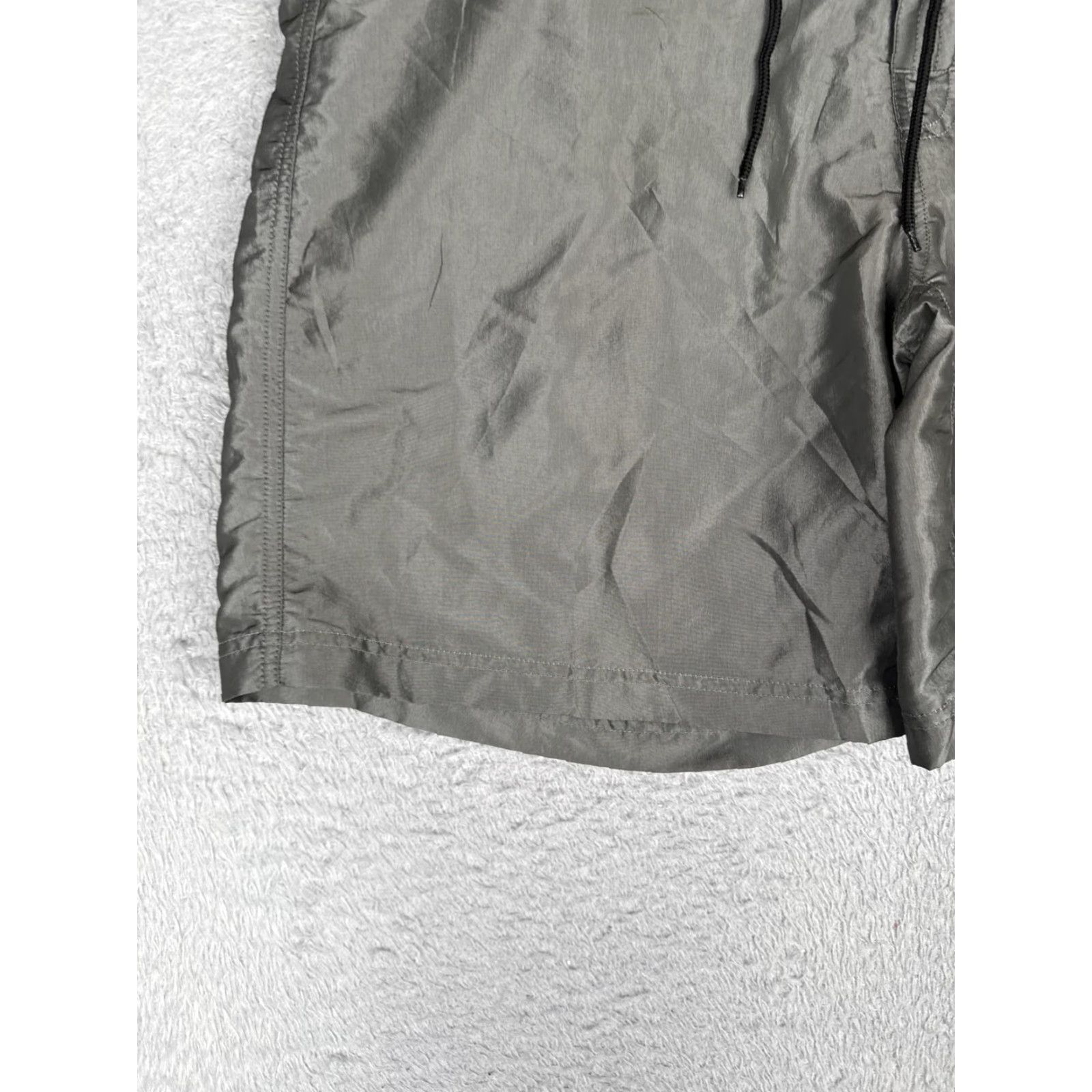 The North Face The North Face Shorts Mens 34 Gray Nylon Quick Dry 9 Inseam Bermuda Casual Outdoor Summer Pockets Drawstring Mens Size US 34 / EU 50 - 3 Thumbnail