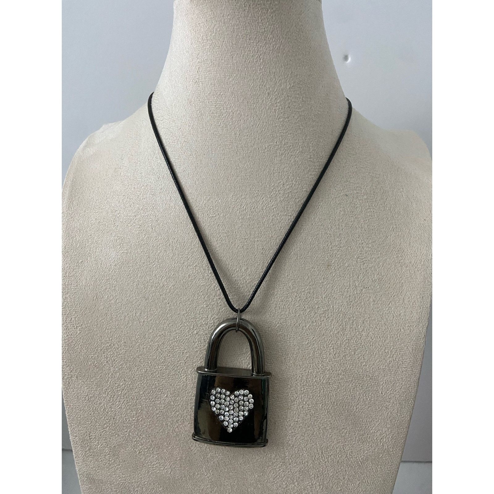 Handmade Upcycled gunmetal padlock necklace with rhinestone heart Size ONE SIZE - 1 Thumbnail