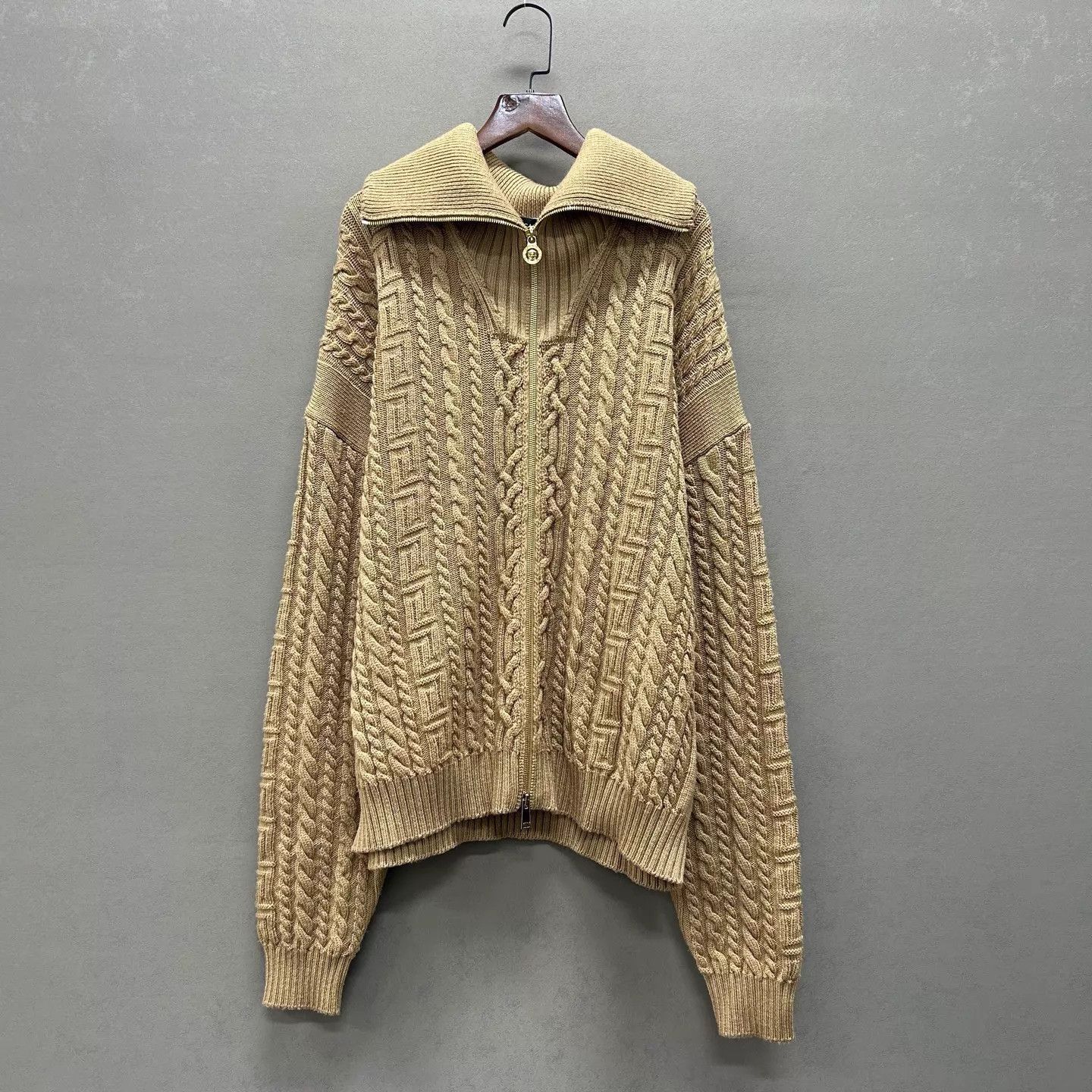 Versace VERSACE 25fw 99 New cardigan long sleeve sweater IT 52 Size US L / EU 52-54 / 3 - 1 Thumbnail