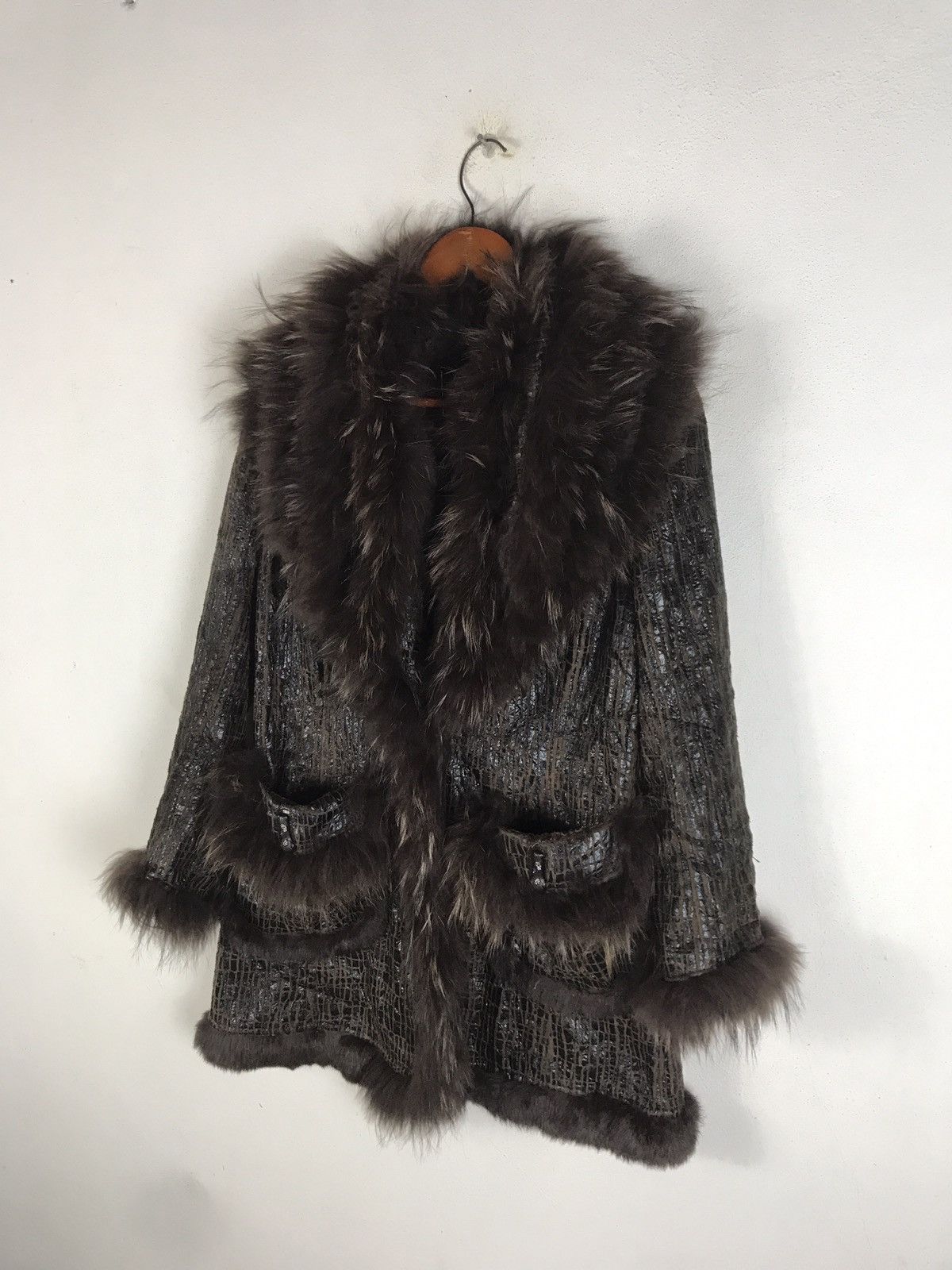 Sagafurs Vintage 70s Real Raccoon Fur Sash Coat – Glam Rock Boho Luxe Size M / US 6-8 / IT 42-44 - 4 Thumbnail