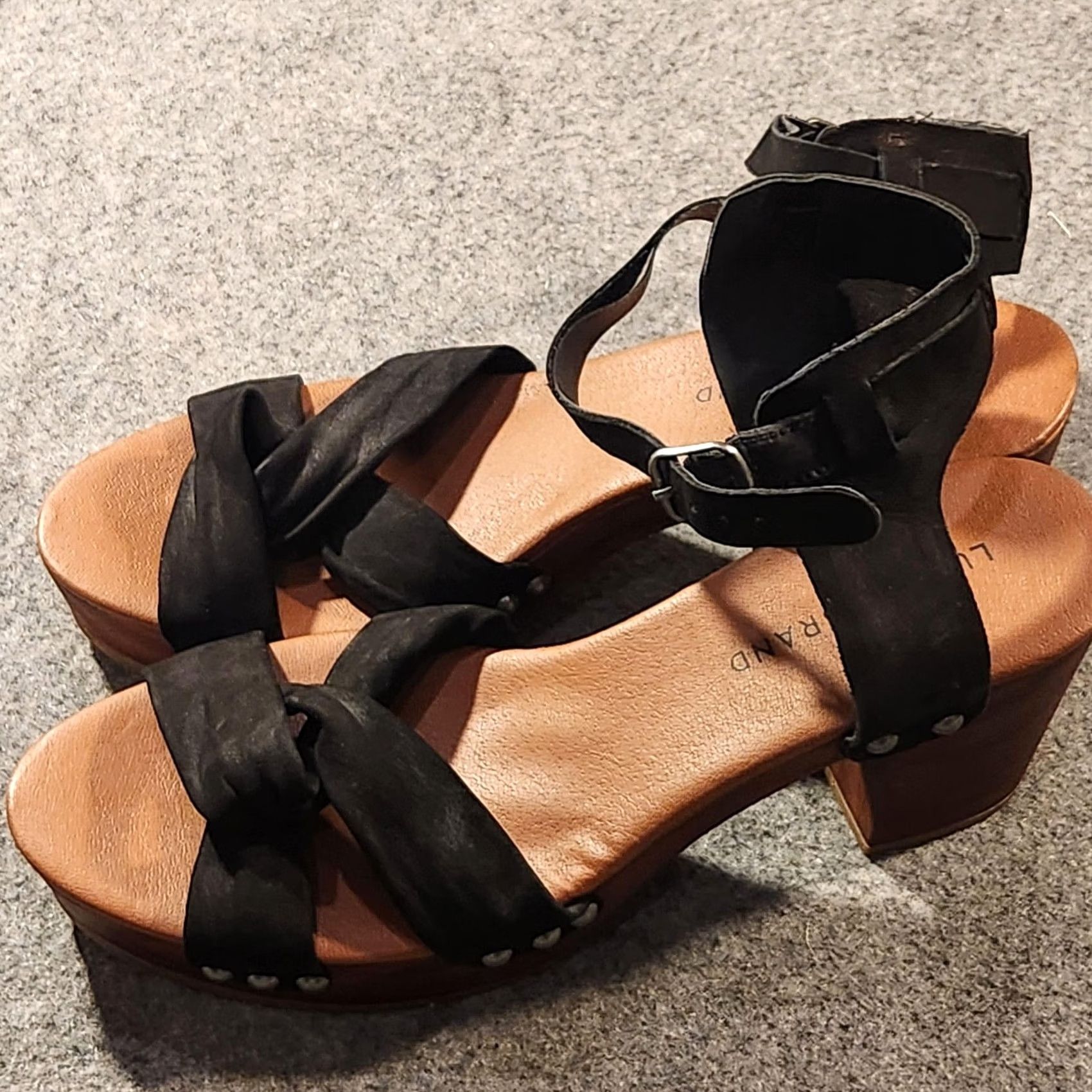 Lucky Brand Lucky Brand Sandals Womens Size 9 Black Leather Platform Heel Buckle Ankle Strap Open Toe LK Whitneigh Women Platform Heel Sandals Black Leather Size US 9 / IT 39 - 4 Thumbnail