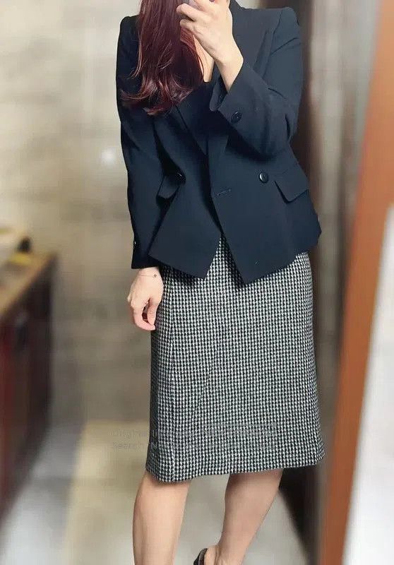 Givenchy Givenchy Color-Block Wool Midi Skirt . Size 28" / US 6 / IT 42 - 5 Thumbnail