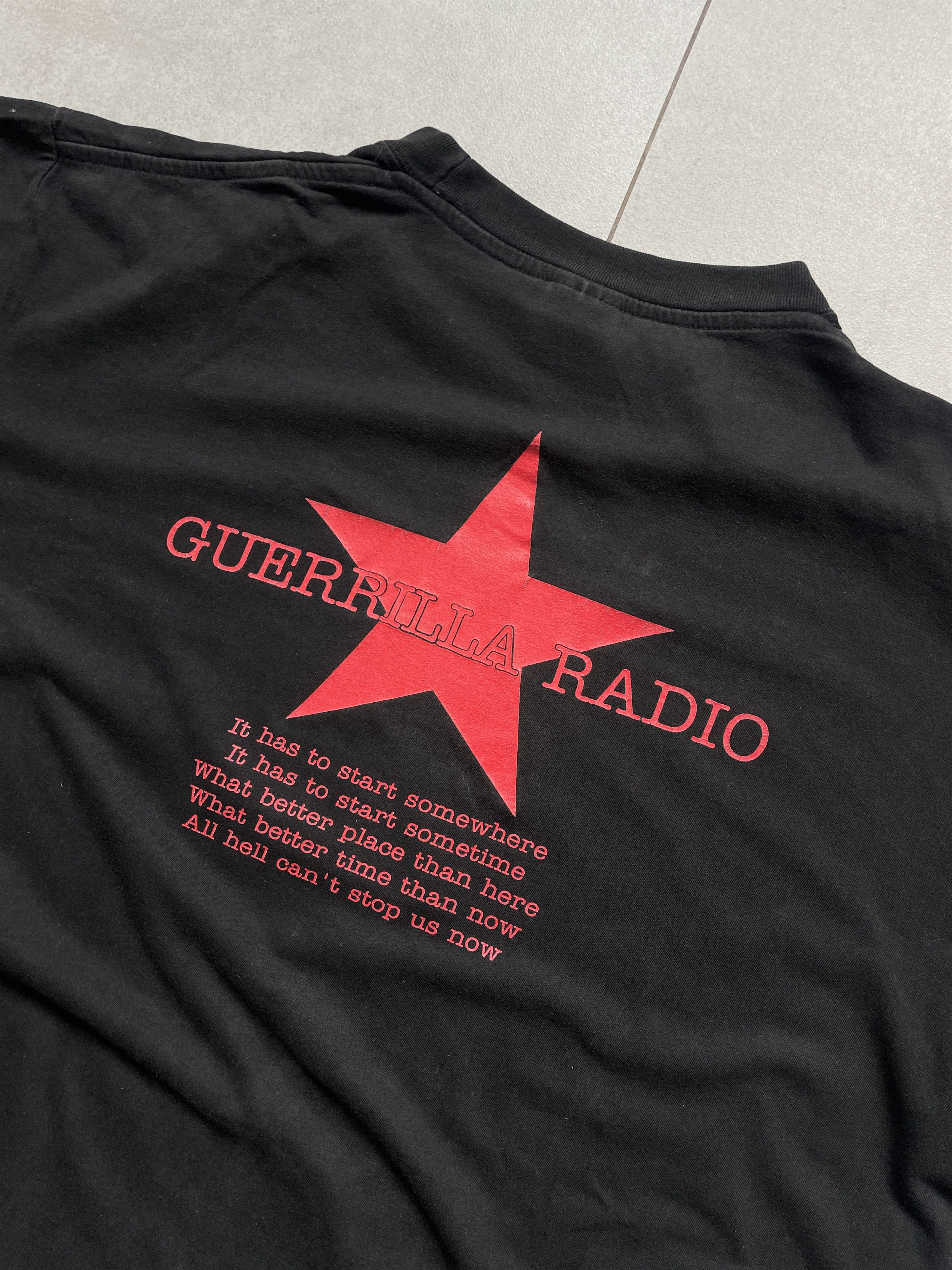 Vintage VINTAGE 90S RAGE AGAINST THE MACHINE GUERILLA RADIO TEE Size US XL / EU 56 / 4 - 1 Thumbnail