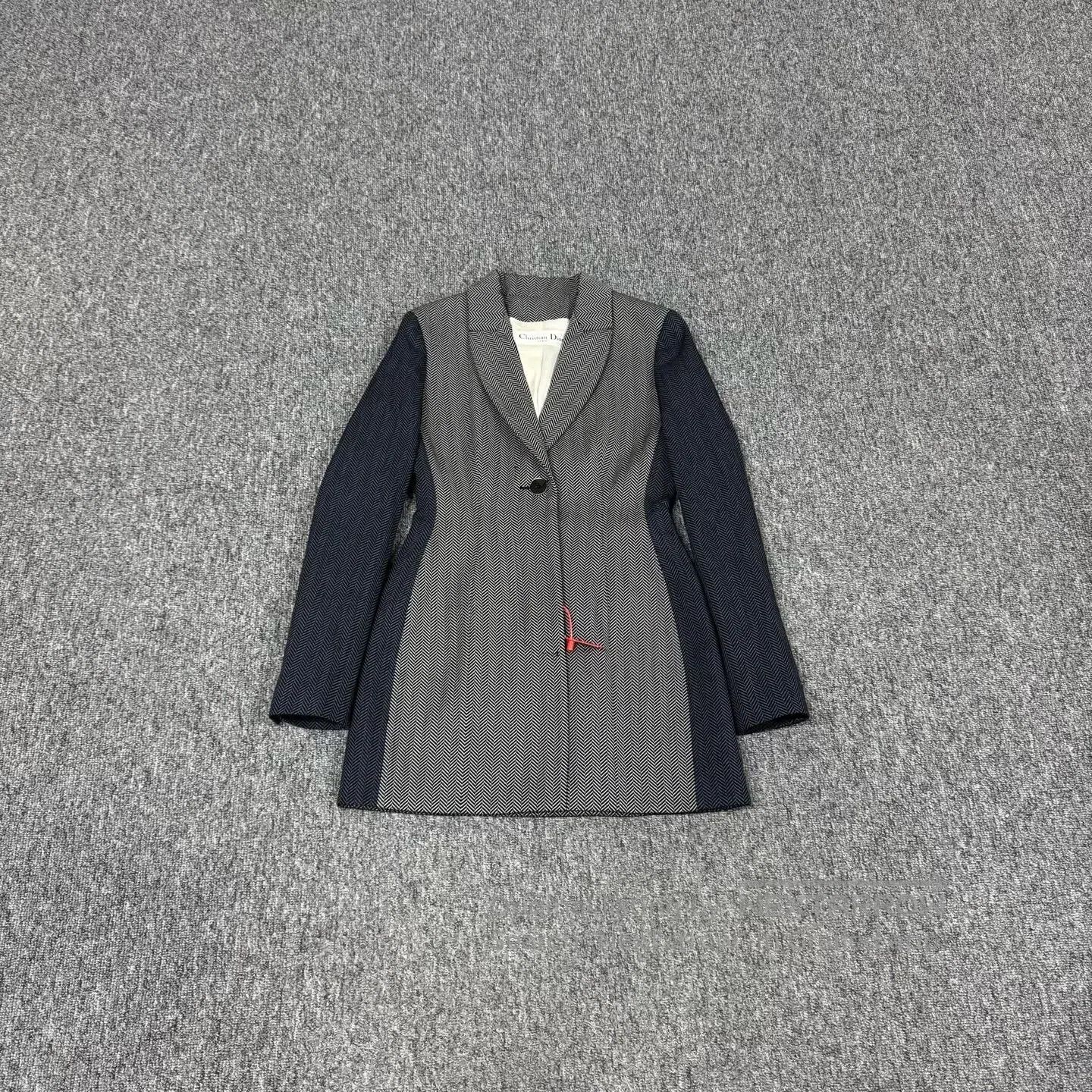 Dior Dior Color contrast fishbone pattern, medium-length, woole Size S / US 4 / IT 40 - 1 Thumbnail
