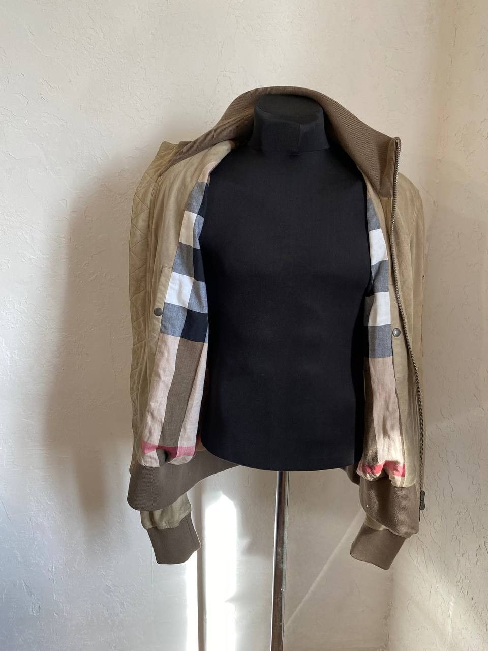 Burberry Burberry Brit Sand Suede Bomber Jacket Beige Men Size M Size US M / EU 48-50 / 2 - 3 Thumbnail