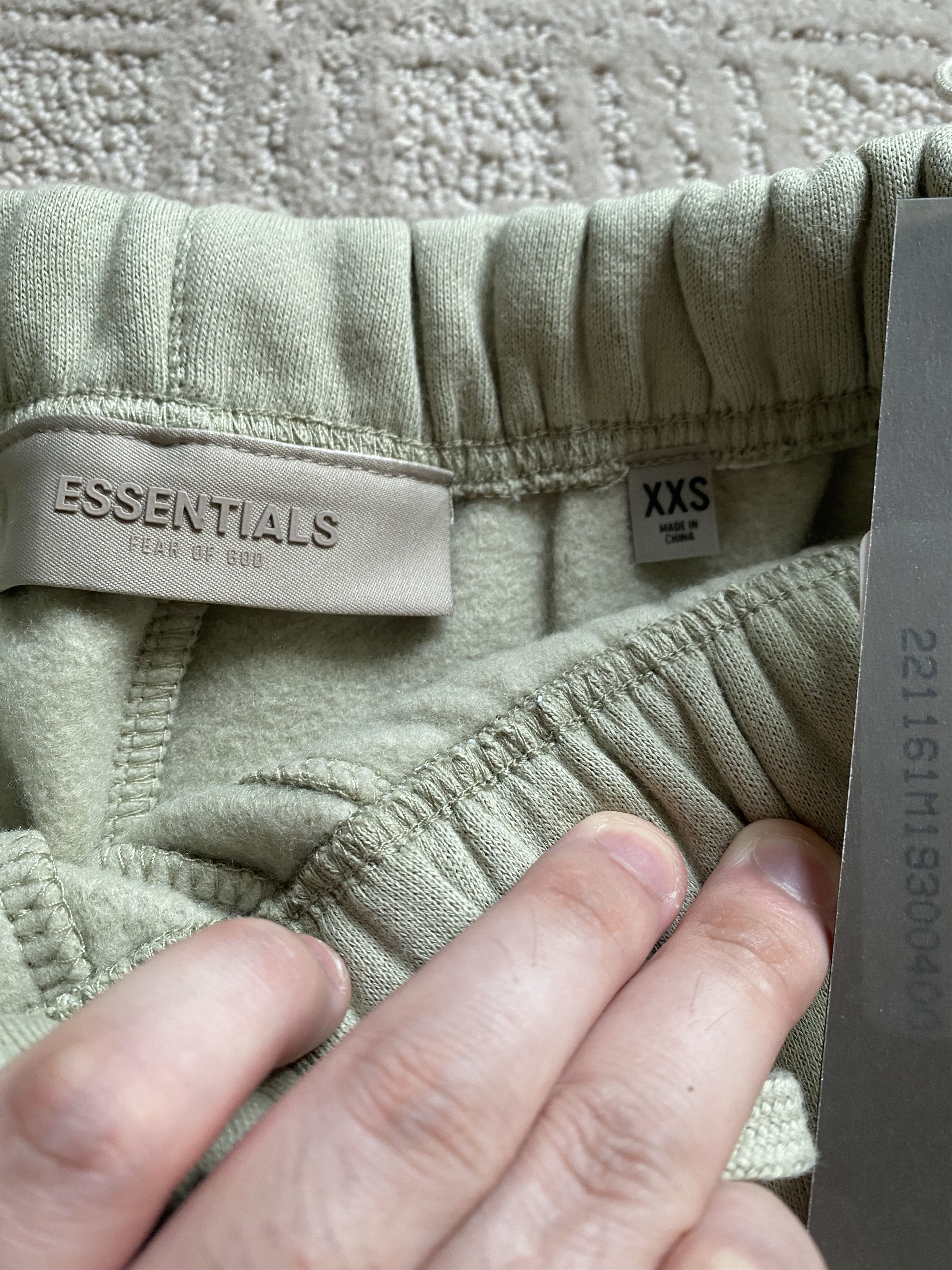 Essentials Shorts Size US 28 / EU 44 - 4 Thumbnail