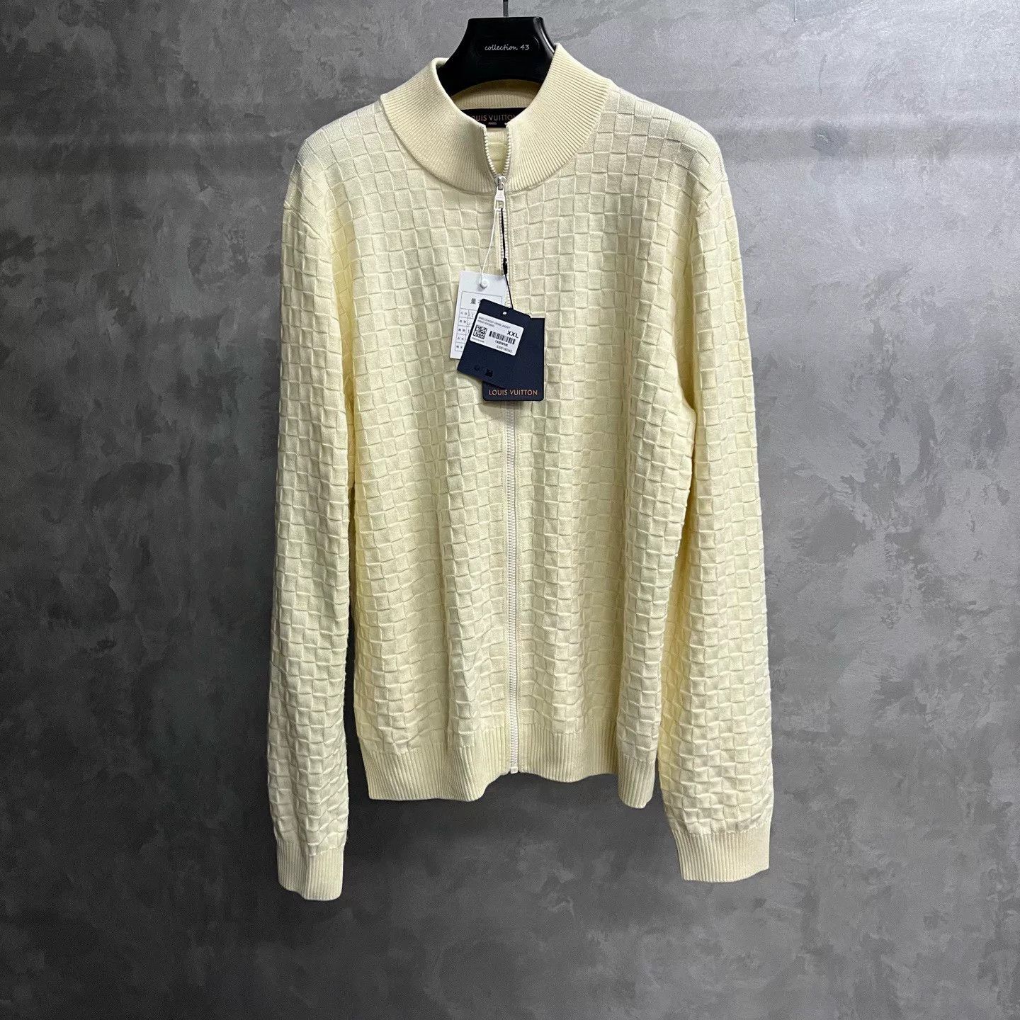 Louis Vuitton Louis Vuitton Casual White Sweater xxl Men Size US XXL / EU 58 / 5 - 1 Thumbnail