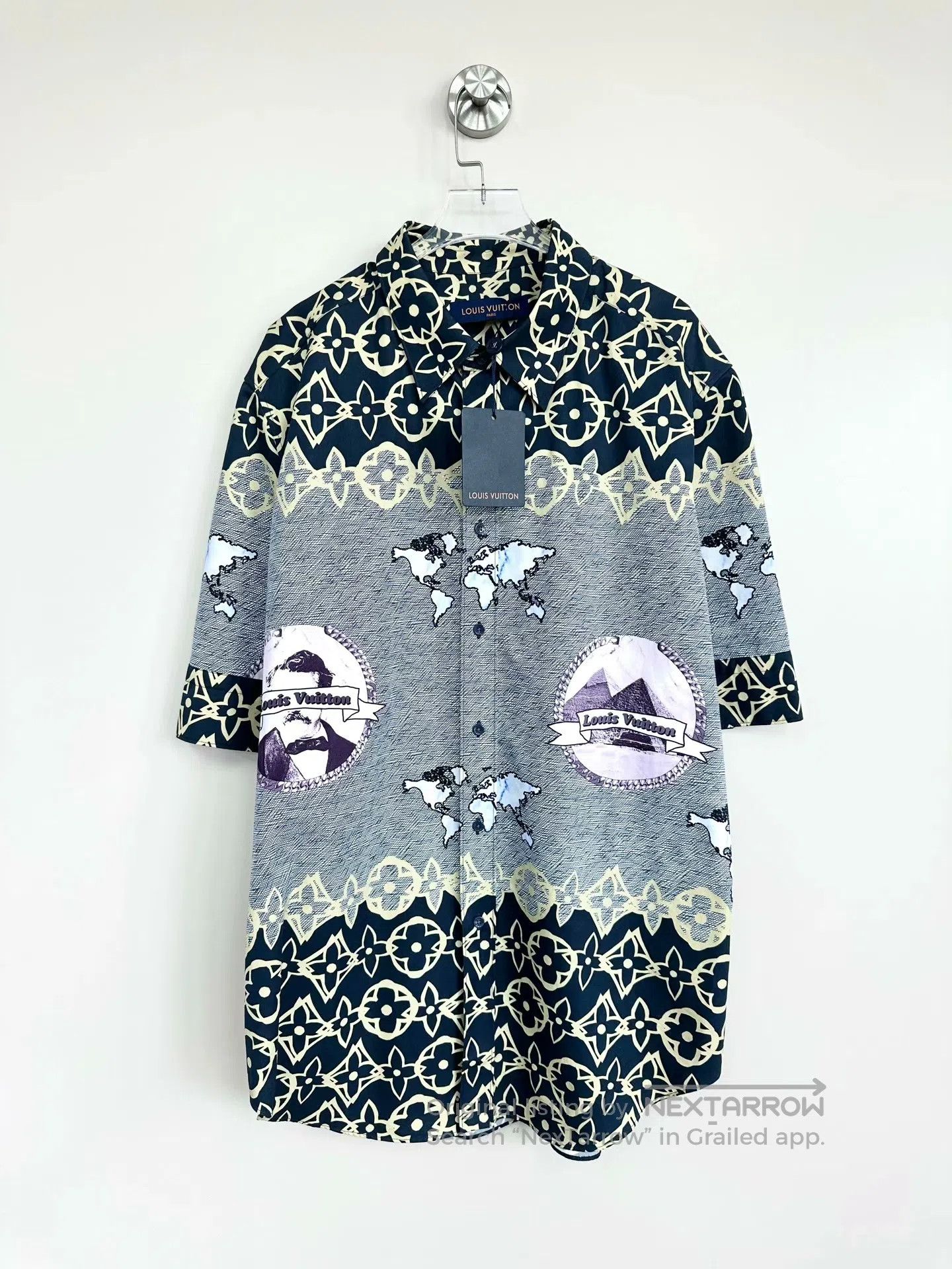 Louis Vuitton Louis Vuitton Contrast pyramid old logo print short sleeve Size US XL / EU 56 / 4 - 1 Thumbnail