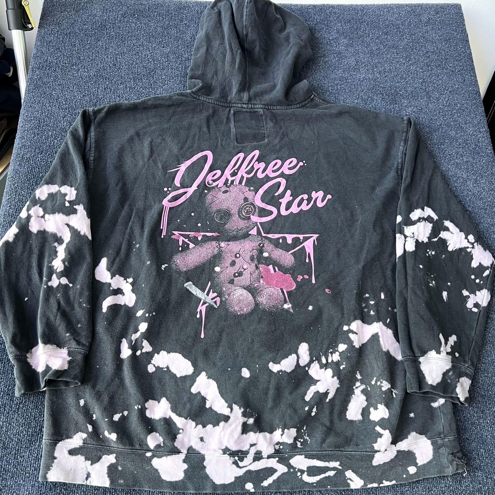 Vintage VINTAGE Jeffree Star Fashion Hoodie Mens 3XL Black Pink Bleach Dye Teddy Bear Graphic Size US XXL / EU 58 / 5 - 3 Thumbnail