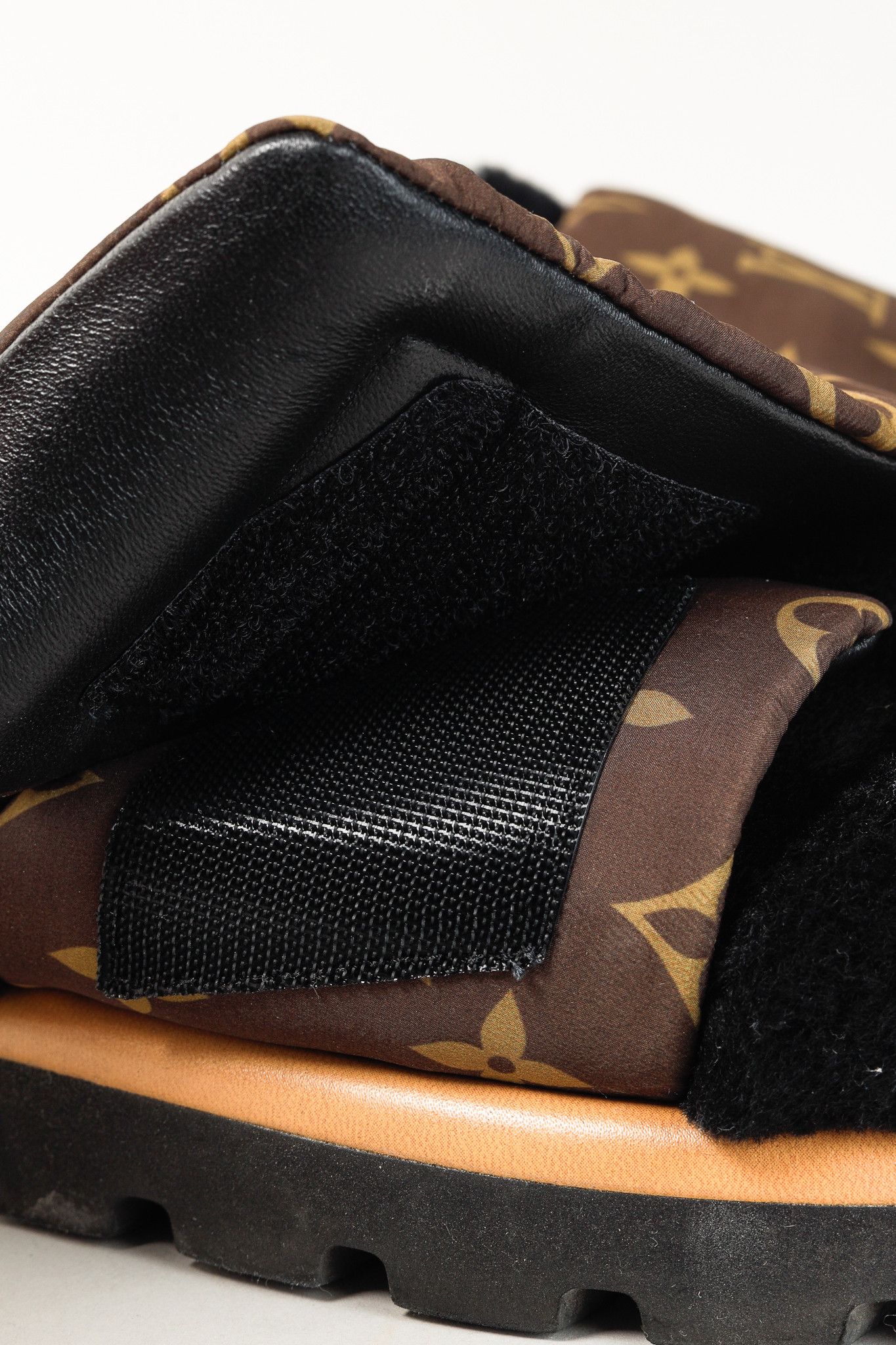 Louis Vuitton Louis Vuitton 2022 Pool Pillow Comfort Shearling Mules Size US 8.5 / EU 41-42 - 8 Thumbnail