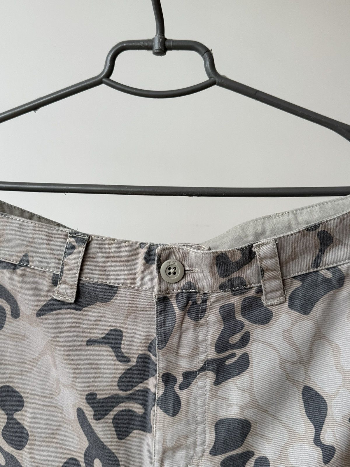 Nike Vintage Nike Cargo Pockets Camo Shorts Size US 34 / EU 50 - 5 Thumbnail