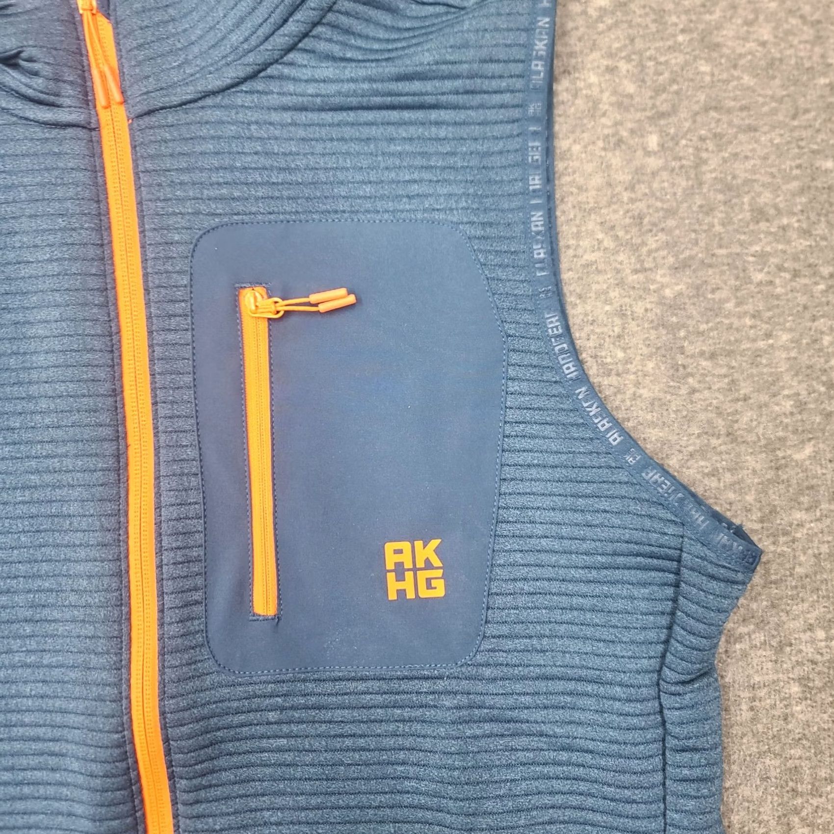 Vintage Duluth Alaskan Hardgear Gauntlet Grid Fleece Vest Mens M Blue Outdoor Fishing Hiking Breathable Full Zip Pockets Midweight Lightweight Size US M / EU 48-50 / 2 - 4 Thumbnail