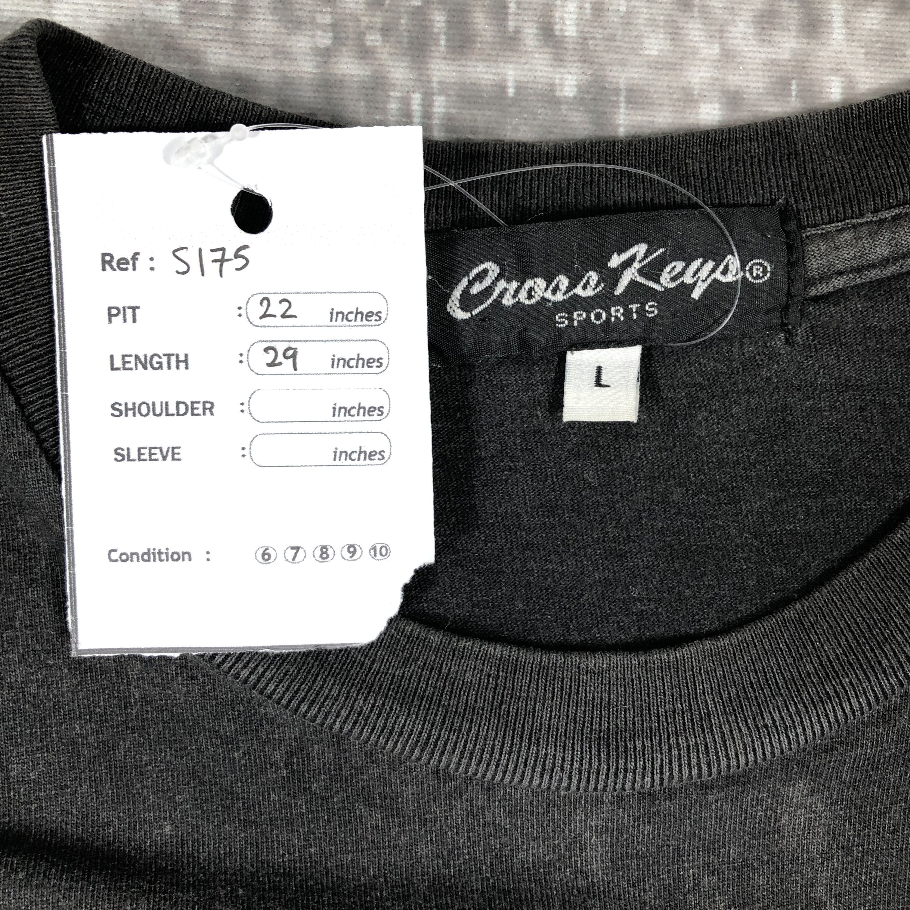 Japanese Brand Cross Keys No Evil Skulls T-shirt Size US L / EU 52-54 / 3 - 5 Thumbnail