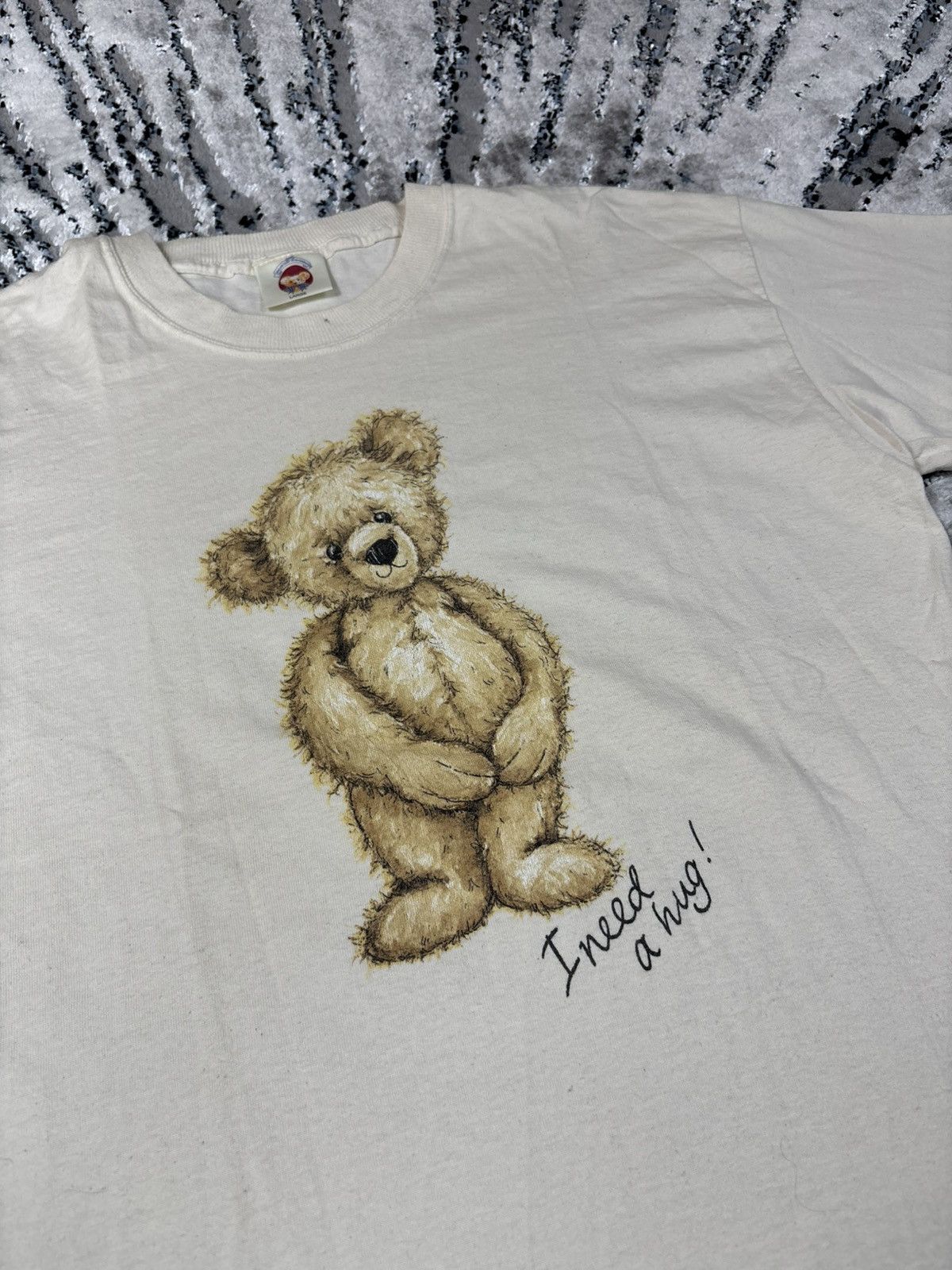 Vintage The English Teddy Bear Company Hug tshirt Streetwear y2k 90s Size US L / EU 52-54 / 3 - 4 Thumbnail