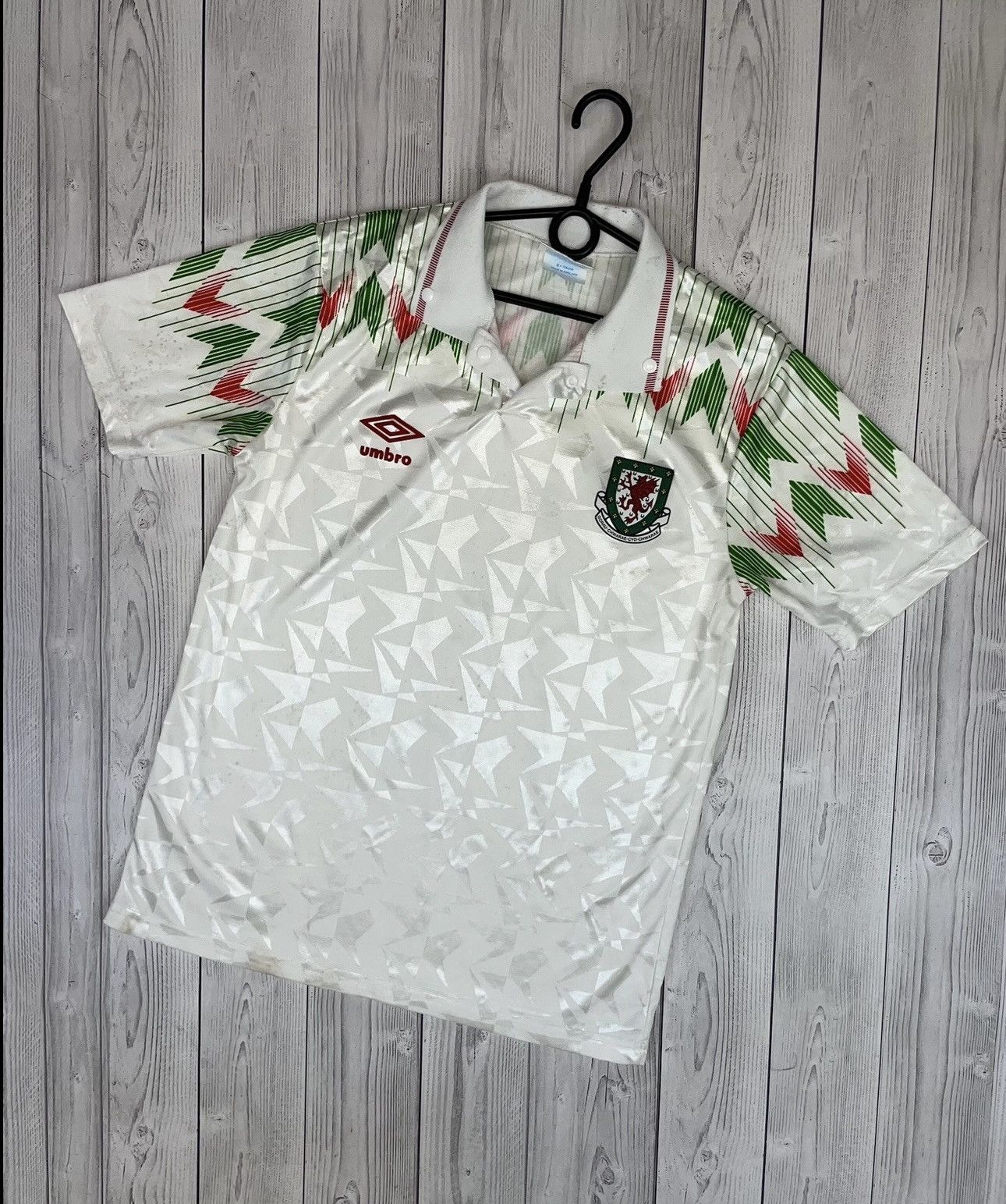 Umbro Vintage Wales umbro Soccer jersey rare size M away Size US M / EU 48-50 / 2 - 1 Thumbnail