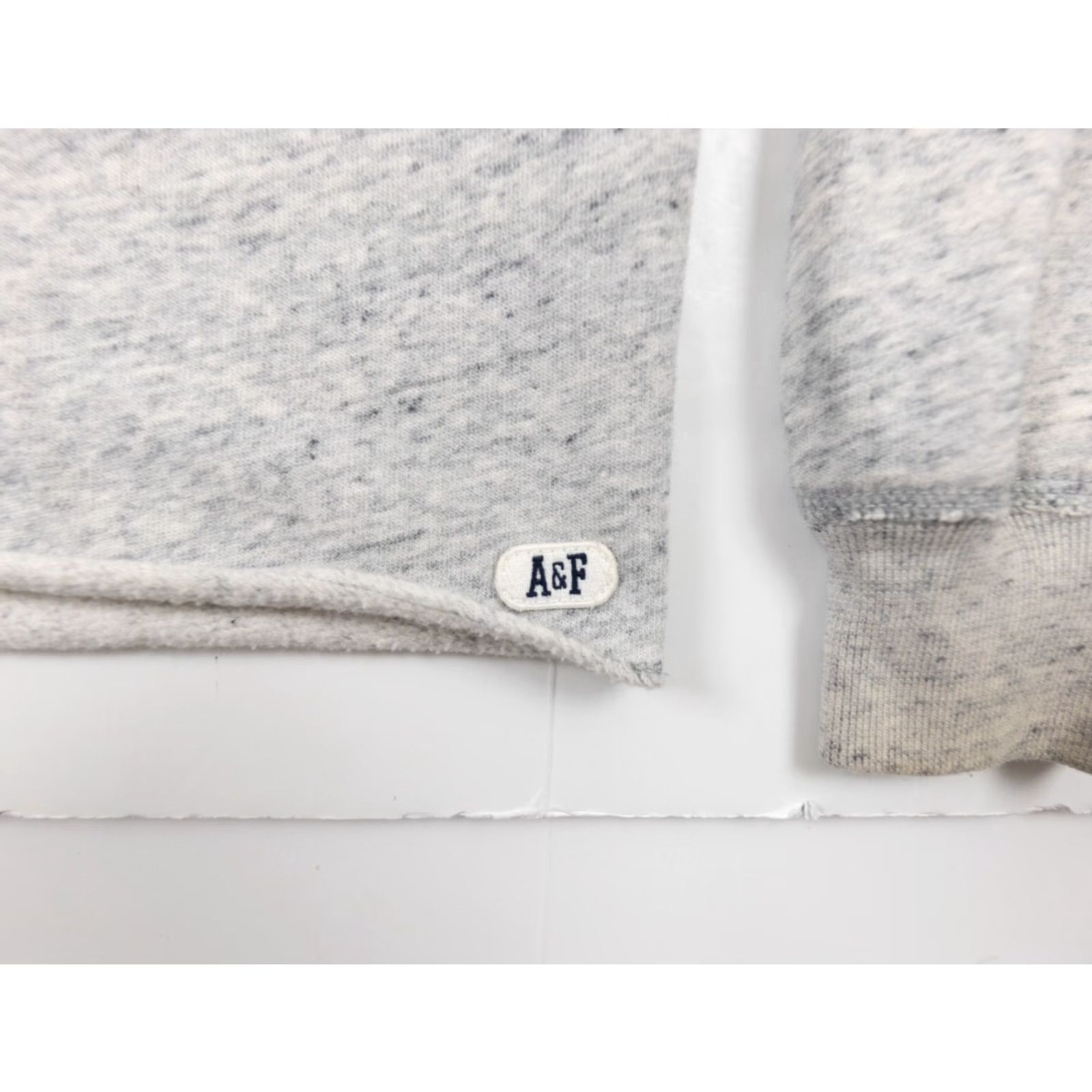 Abercrombie & Fitch Abercrombie & Fitch Gray Cropped Hoodie Sweatshirt Women's Large Pullover Activewear Size L / US 10 / IT 46 - 4 Thumbnail