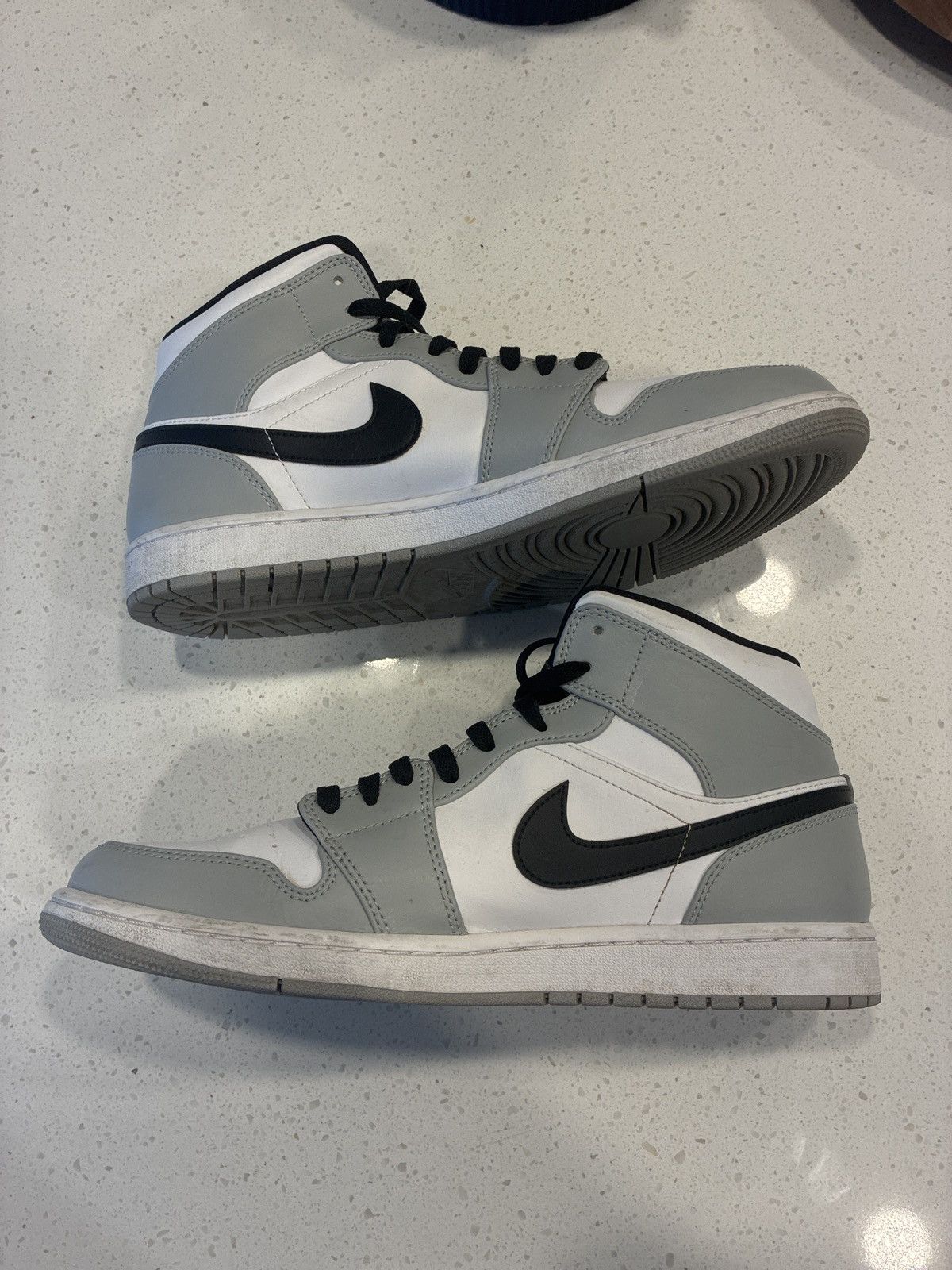 Jordan Brand Jordan 1 Mid Light Smoke Grey SIZE 11.5 Size US 11.5 / EU 44-45 - 3 Thumbnail