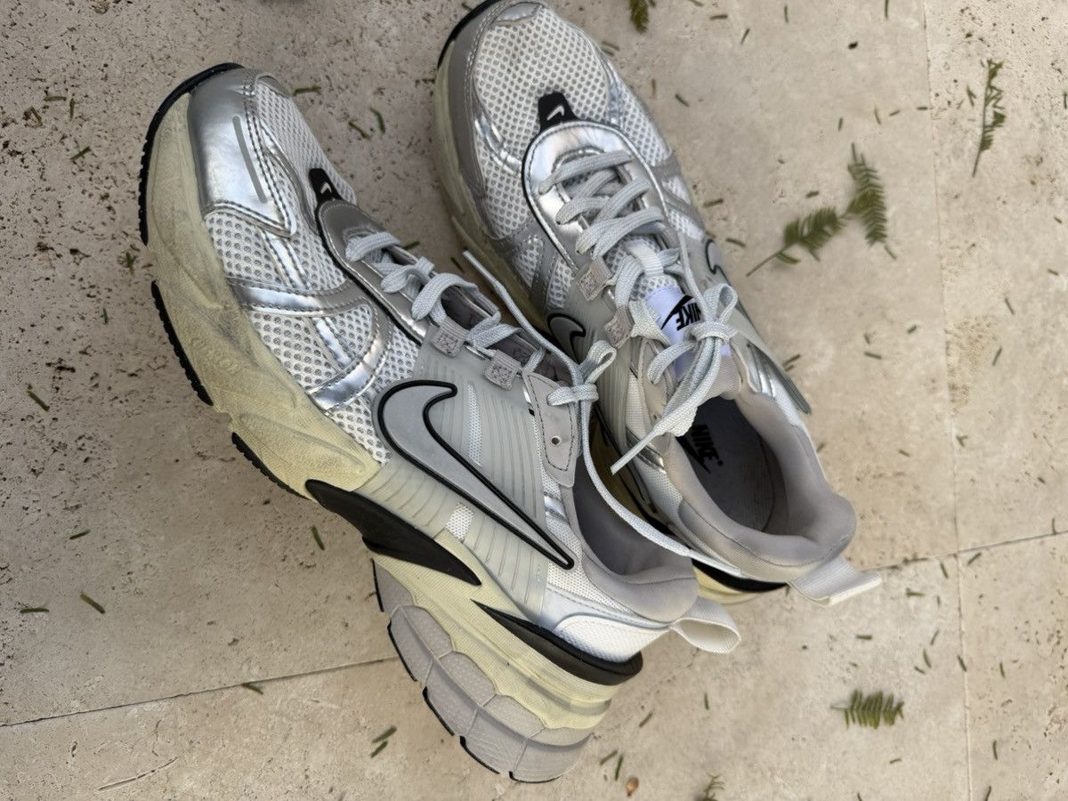 Nike Nike Women's V2K Run Running Sneakers Size US 9.5 / IT 39.5 - 2 Thumbnail