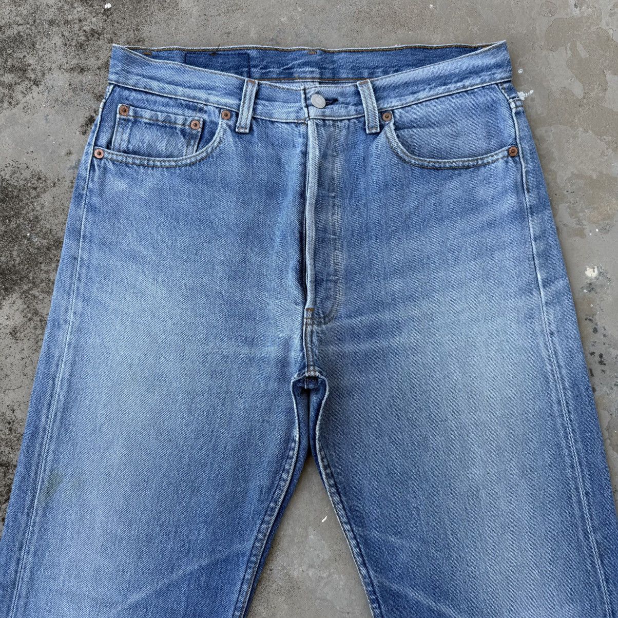 Levi's Vintage Clothing Vintage Levi's 501 USA Button Fly Faded Denim Jean Pants Size US 34 / EU 50 - 3 Thumbnail