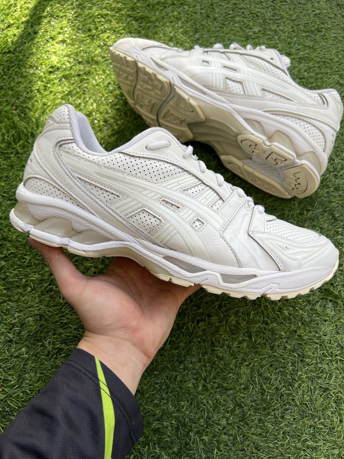 Asics Asics Gel Kayano 14 Triple White Size US 10.5 / EU 43-44 - 1 Thumbnail
