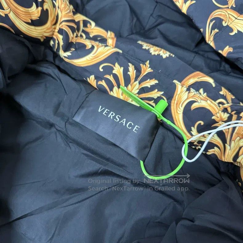 Versace Versace Baroque full print waist down jacket Size L / US 10 / IT 46 - 7 Thumbnail