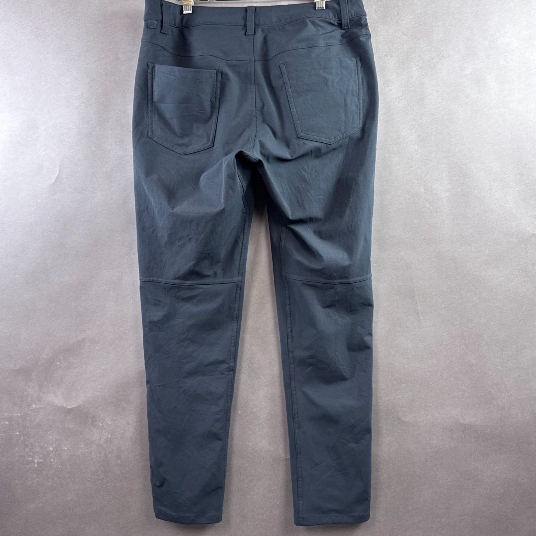 Lululemon Lululemon Pants Mens 32x31 Black Warpstreme Classic Golf Work Office Flawed Size US 32 / EU 48 - 4 Thumbnail