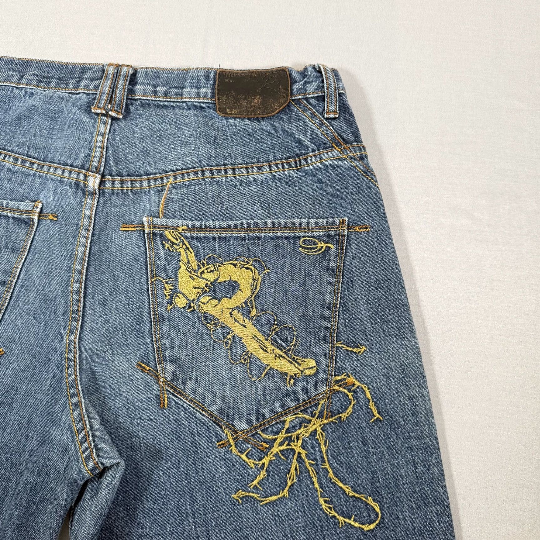 Rocawear VINTAGE Rocawear Jeans Mens 36x32 Blue Baggy Loose Embroidered Denim Pants Y2K Size US 36 / EU 52 - 4 Thumbnail