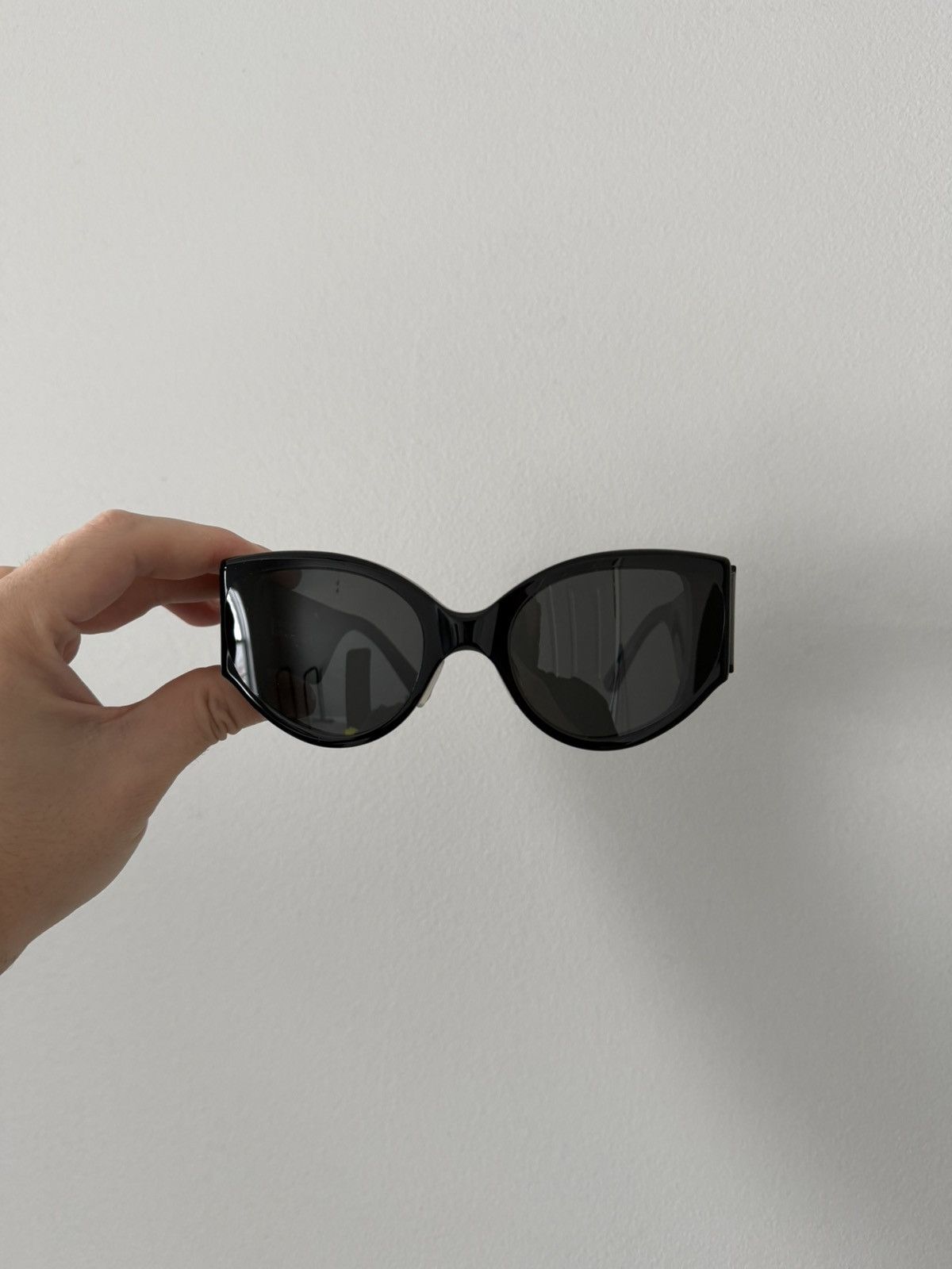 Gentle Monster × Moncler GENTLE MONSTER X MONCLER UNVEILS 'SWIPE LCD' SUNGLASSES Size ONE SIZE - 2 Thumbnail