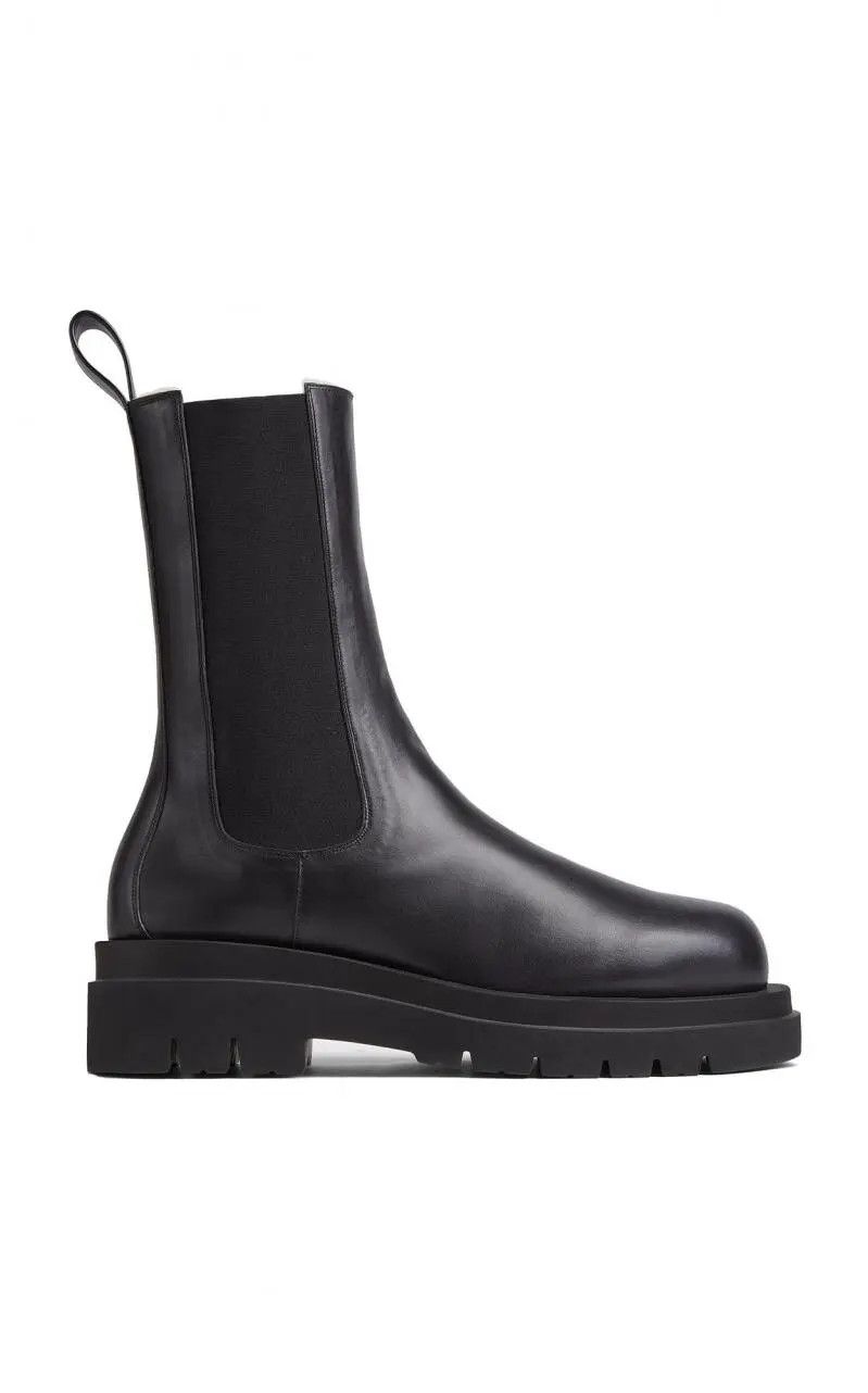 o1loc1c0624 676890 Lug Shearling in Black